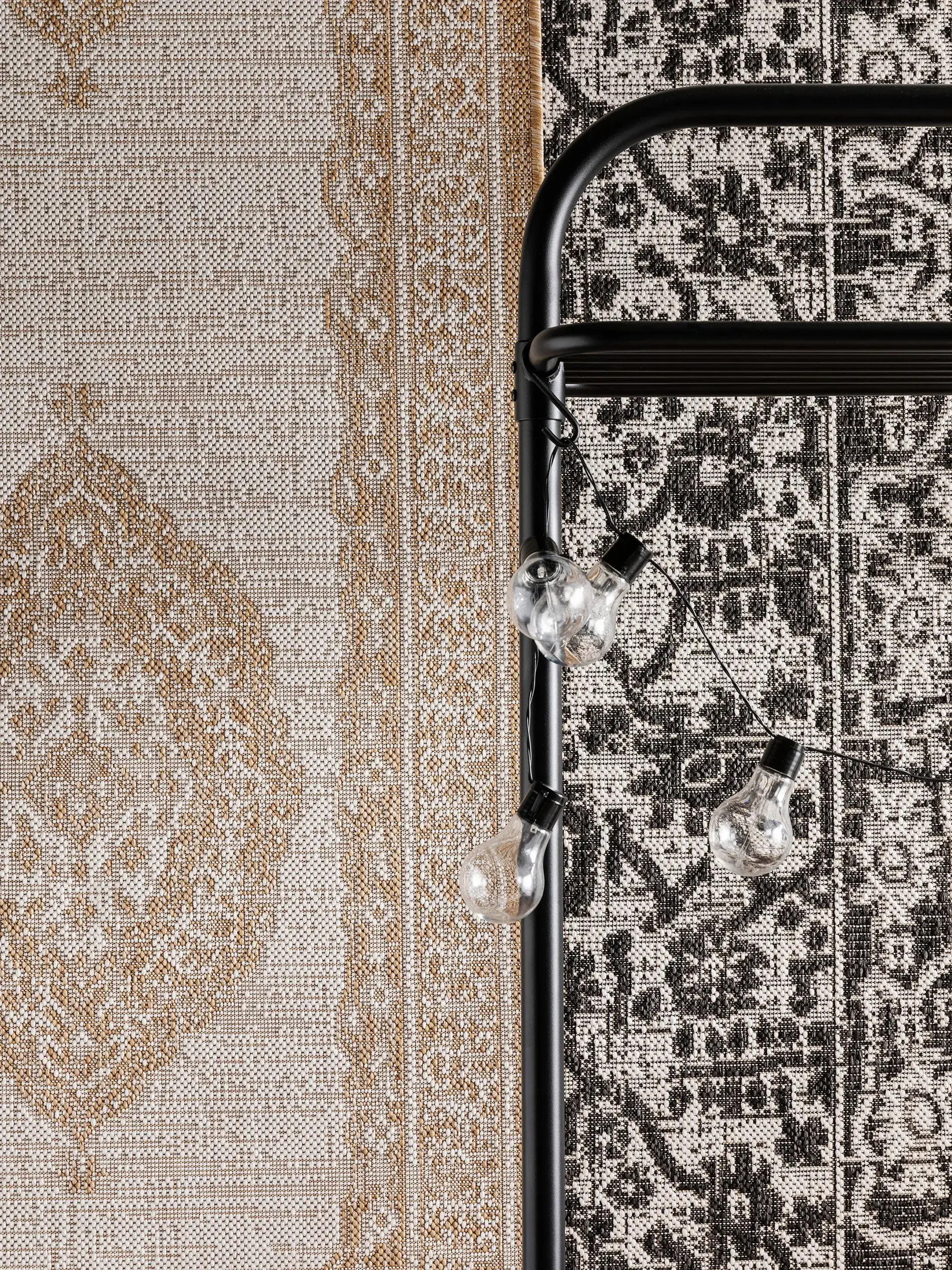 Teppich aus 100% Polypropylen in Schwarz/Weiß mit 100% Polypropylen hohem Flor von benuta