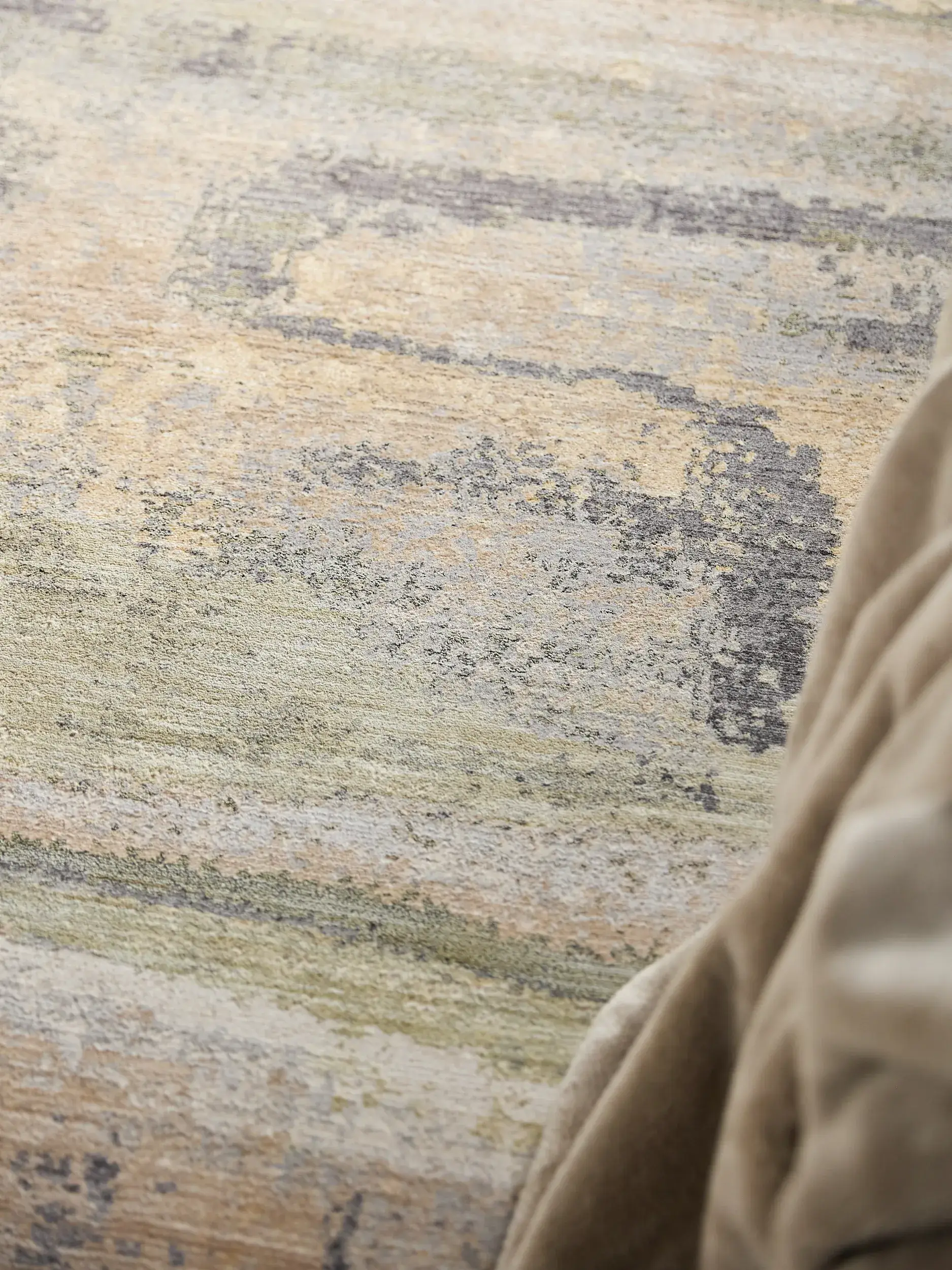 Tapis Nero en 85% Polyester, 15% Viscose en Beige de benuta Finest