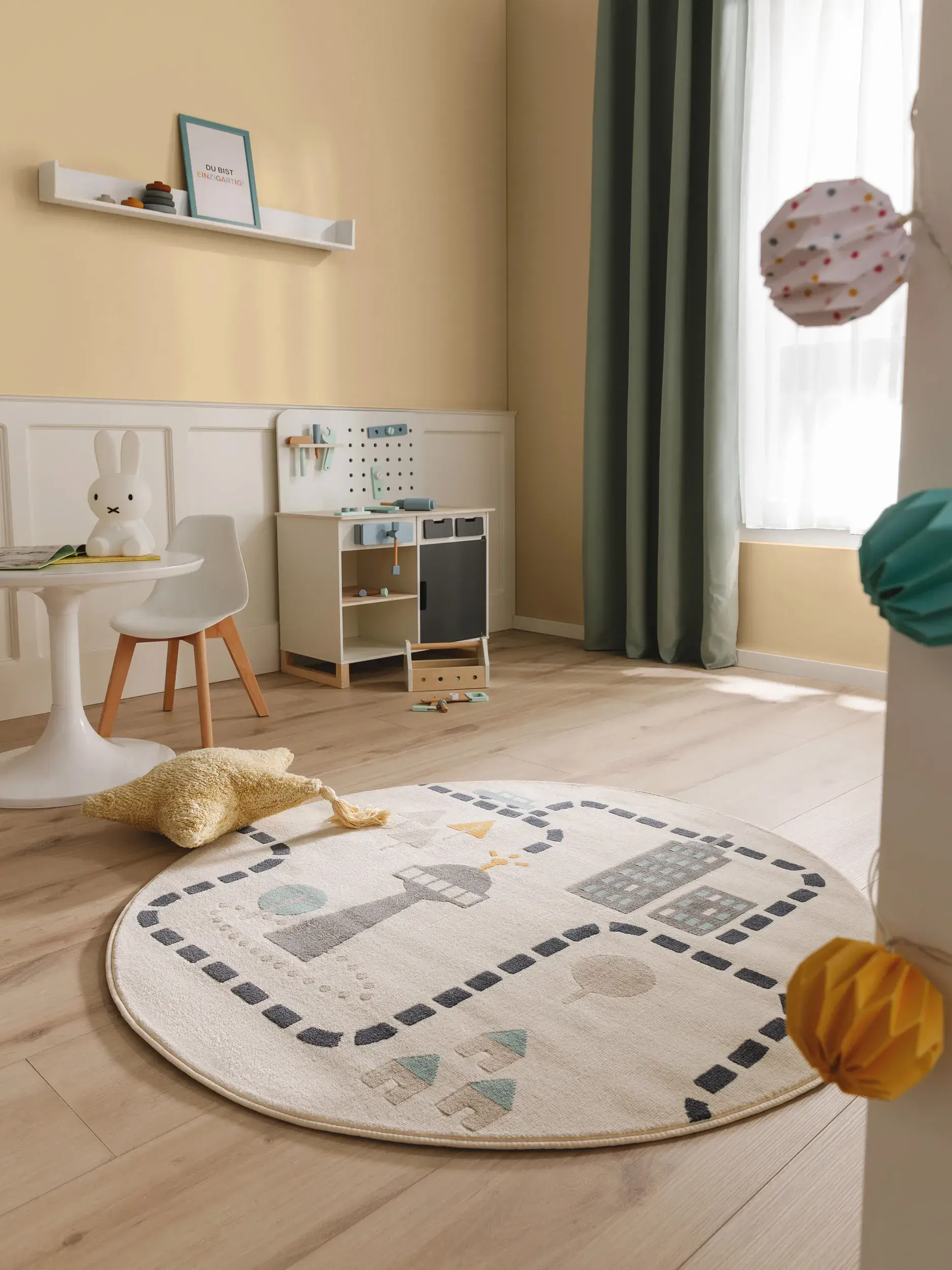 Rug made of 100% Polypropylen in Beige with a 100% Polypropylen high pile by Lytte