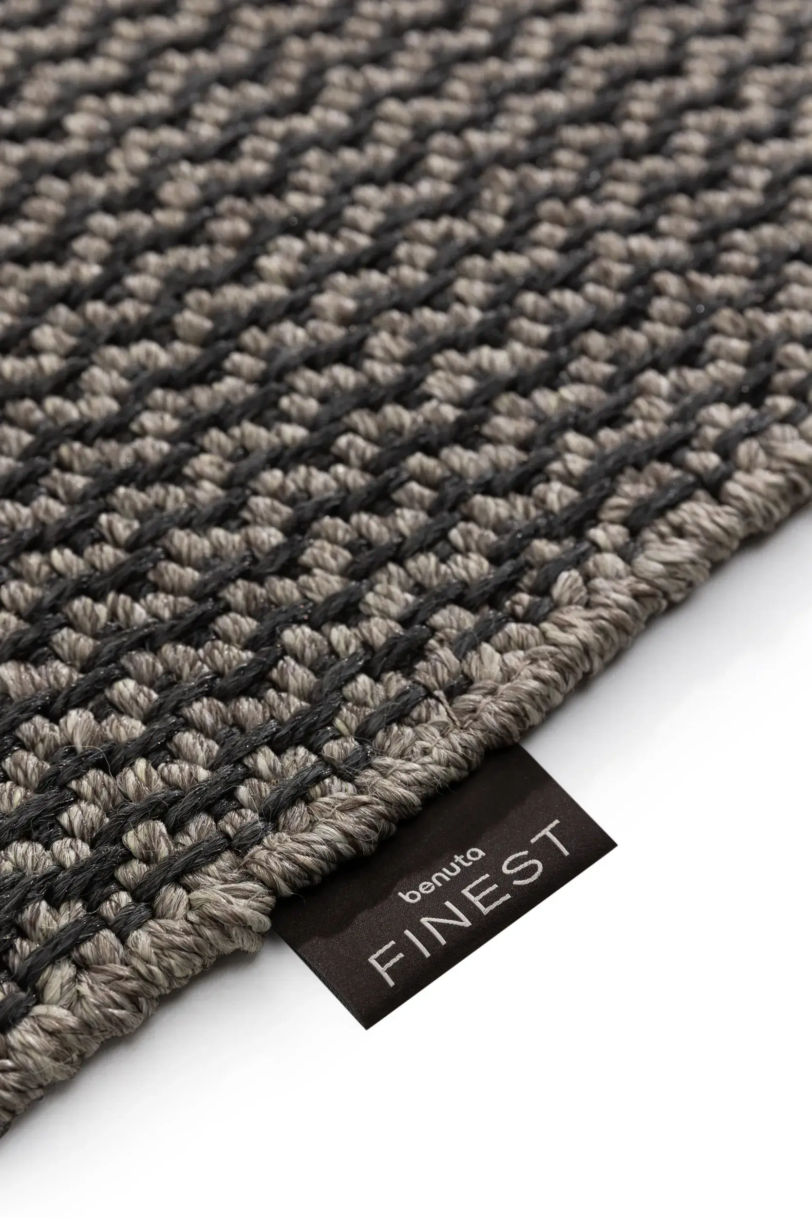 Rug made of 100% Polypropylen in Grey with a 100% Polypropylen high pile by benuta Finest