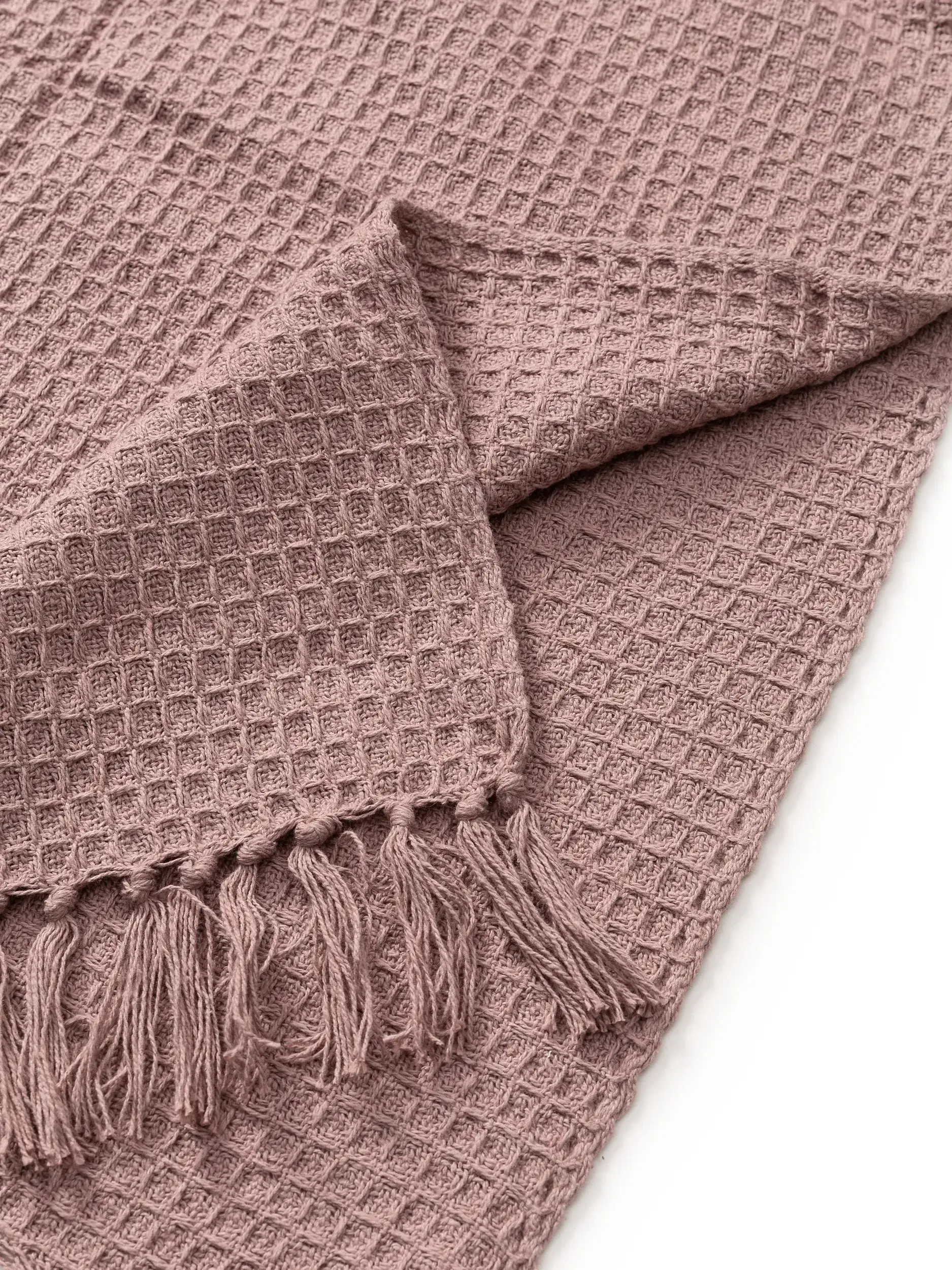 Baumwolldecke Amalia Rosa im Design Reliefoptik aus 100% Baumwolle von benuta Pure