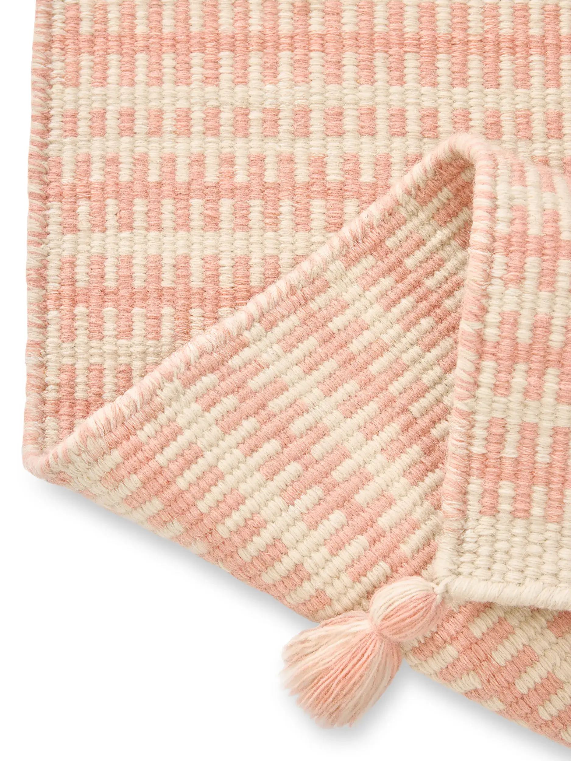 Rug made of 100% Wolle in Rosa with a 100% Wolle high pile by Lytte