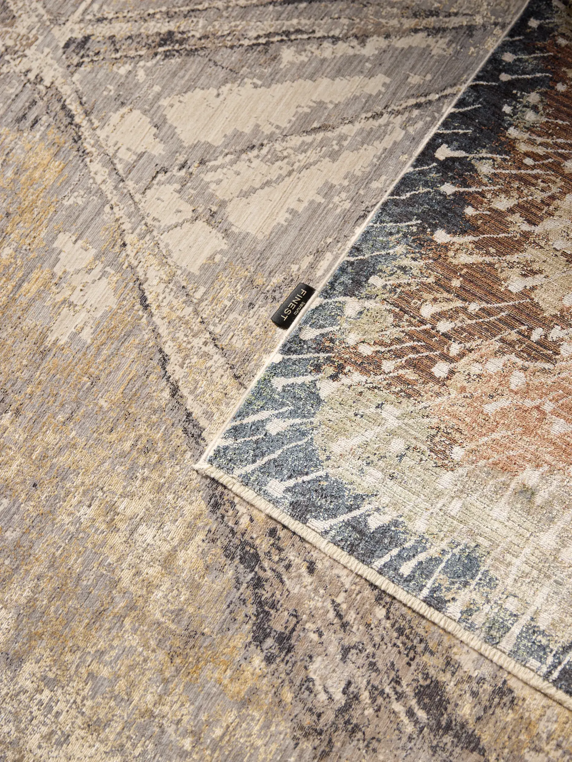 Tappeto Nero di 85% Poliestere, 15% Viscosa in Beige di benuta Finest