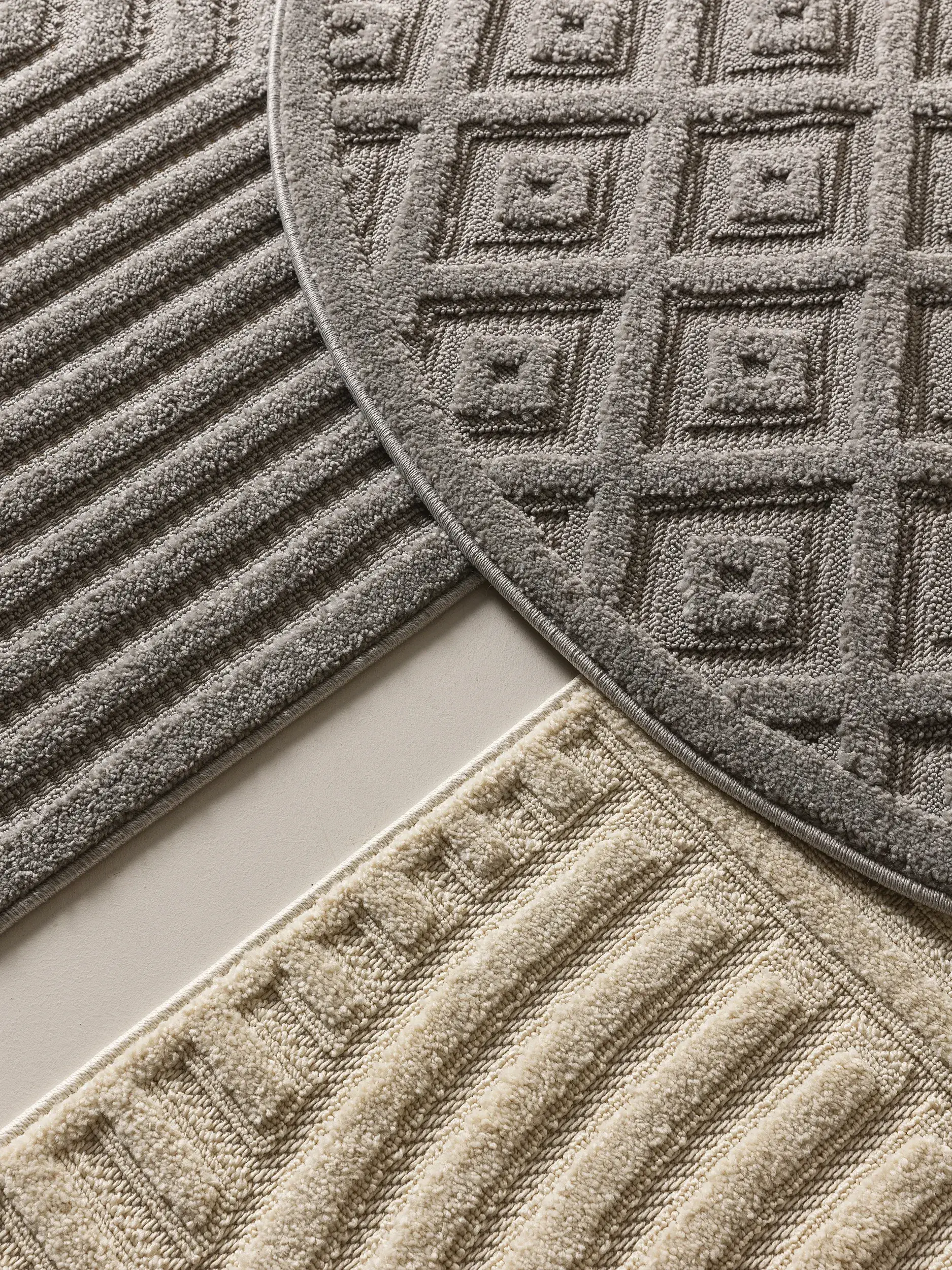 Teppich aus 100% Polypropylen in Grau mit 100% Polypropylen hohem Flor von benuta Basic