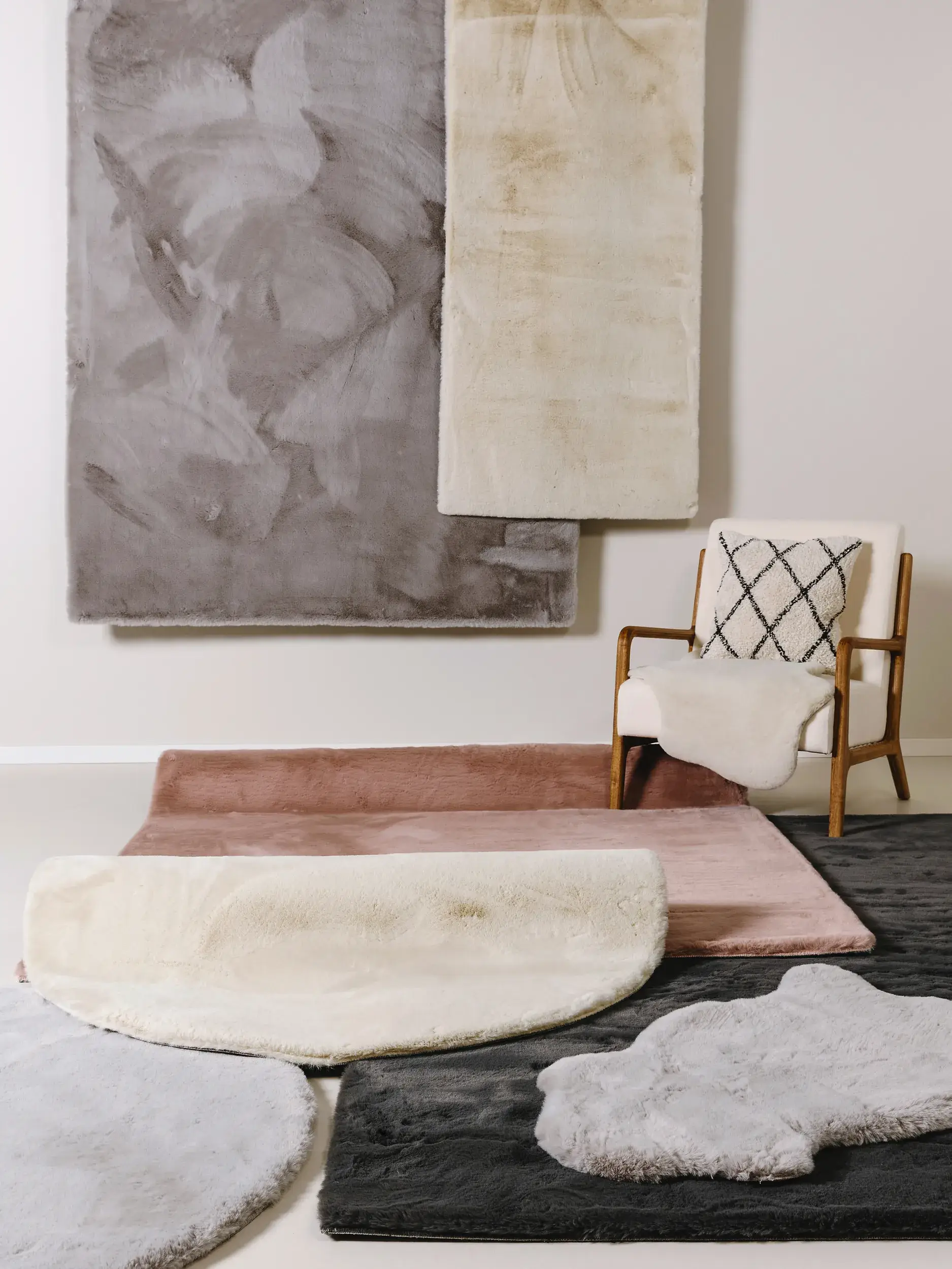 Teppich aus 100% Polyester in Taupe mit 100% Polyester hohem Flor von benuta Nest