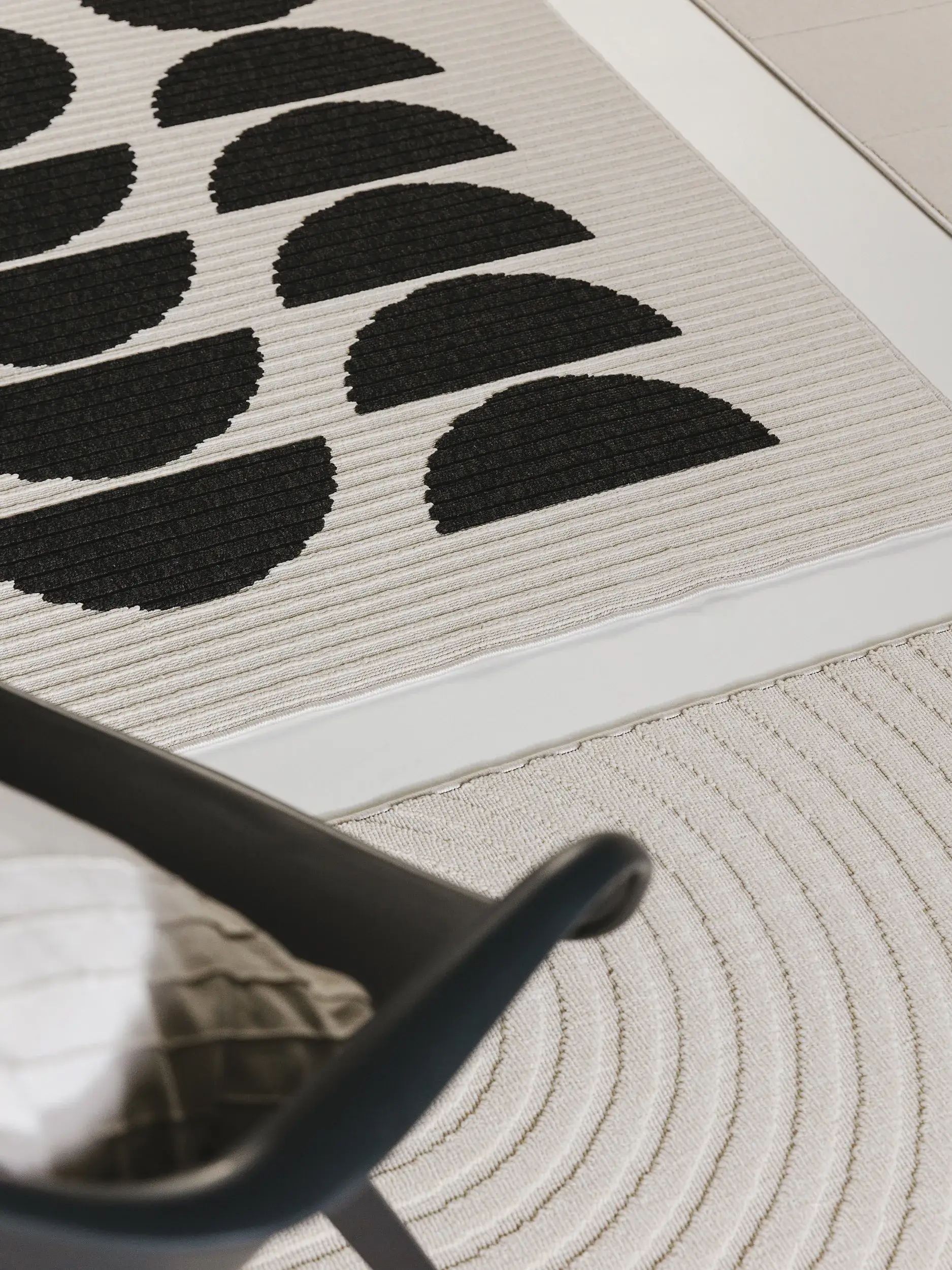Alfombra de 100% Polipropileno en Blanco/Negro con un pelo de {{Placeholder_Pile Height}} de altura de benuta POP