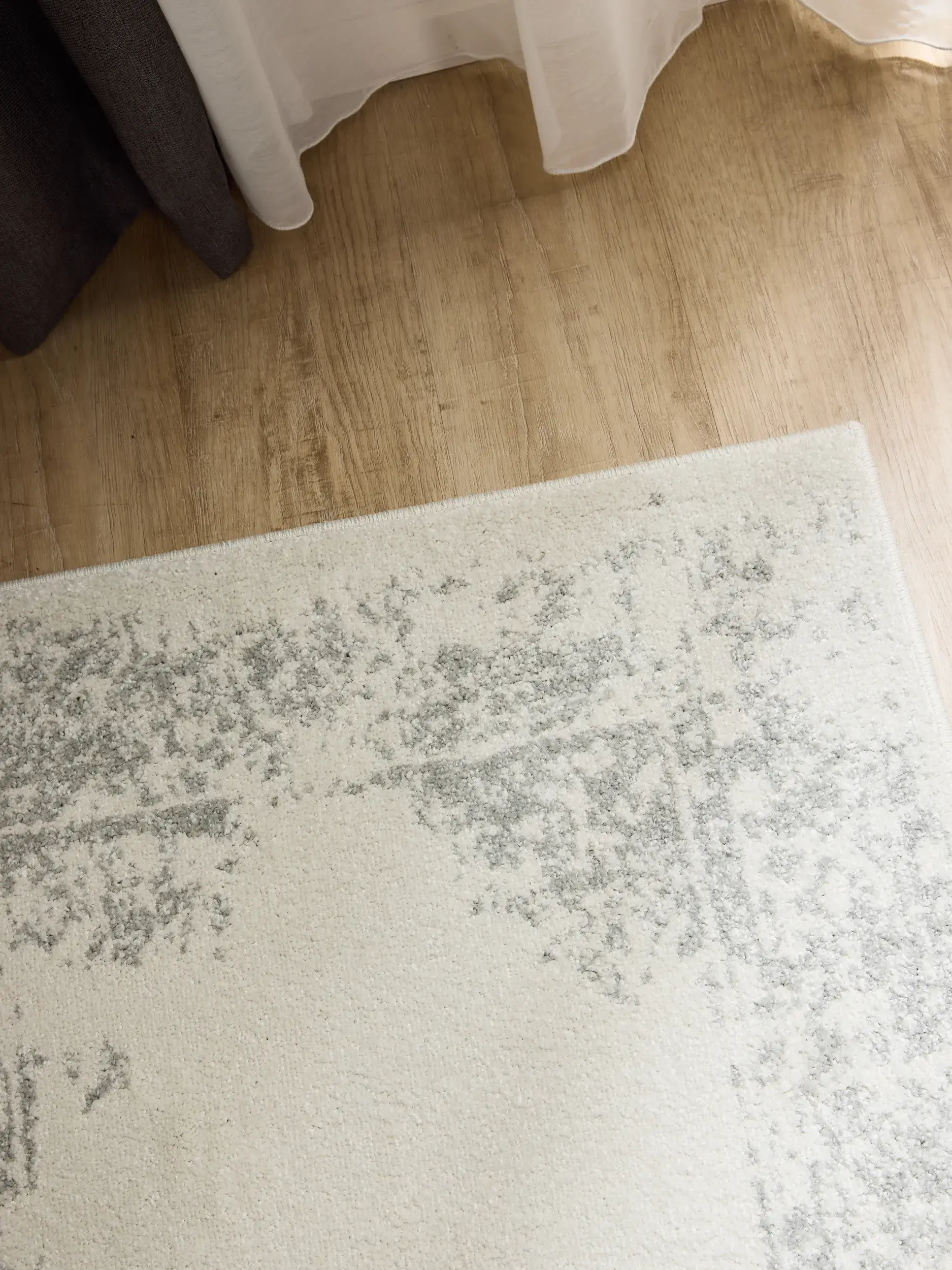 Rug made of 100% Polypropylen in Beige with a 100% Polypropylen high pile by benuta Basic