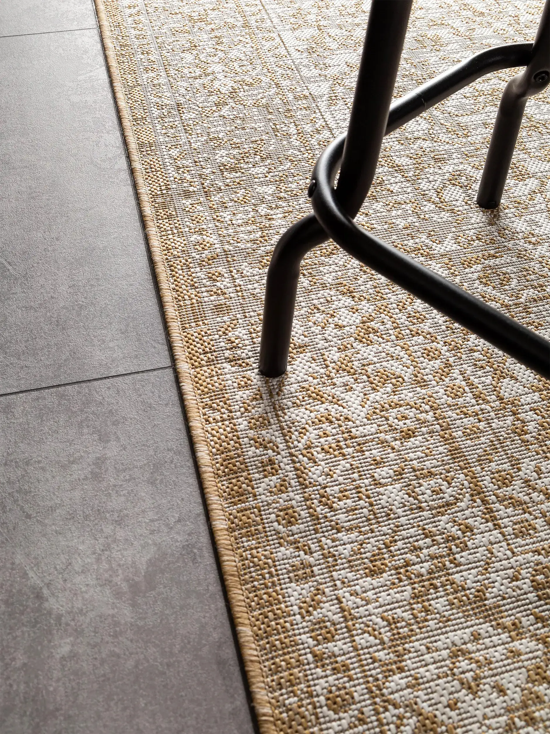 Teppich aus 100% Polypropylen in Beige mit 100% Polypropylen hohem Flor von benuta Nest