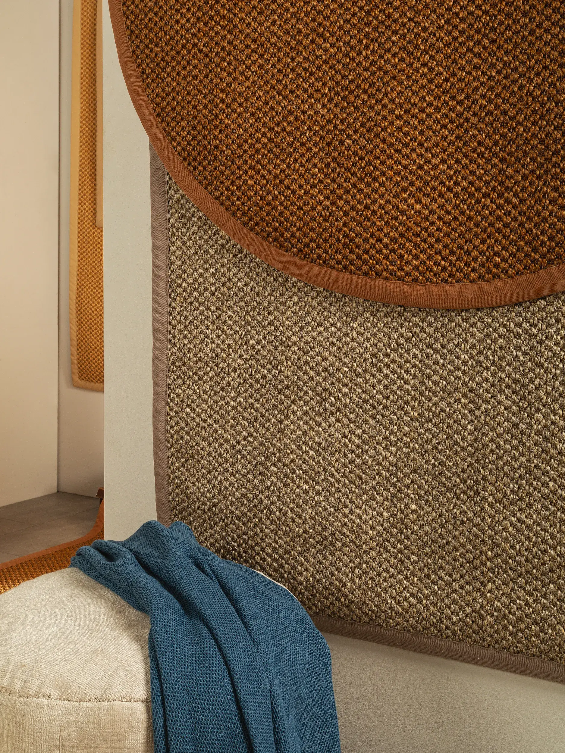 Teppich aus 100% Sisal in Braun mit 100% Sisal hohem Flor von benuta Pure