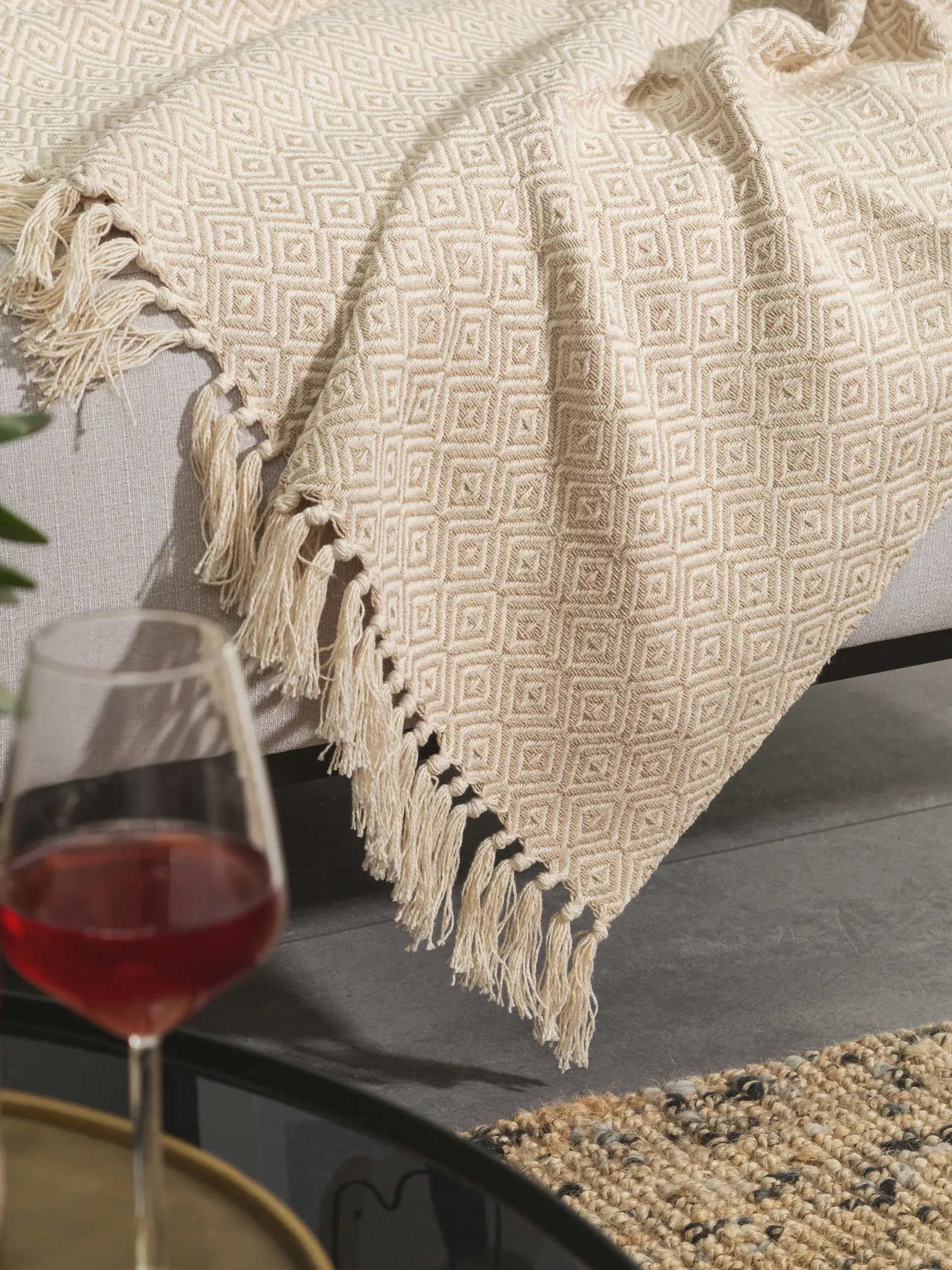 Baumwolldecke Jasmin Beige in Ornament design made of 100% Cotton by benuta Nest