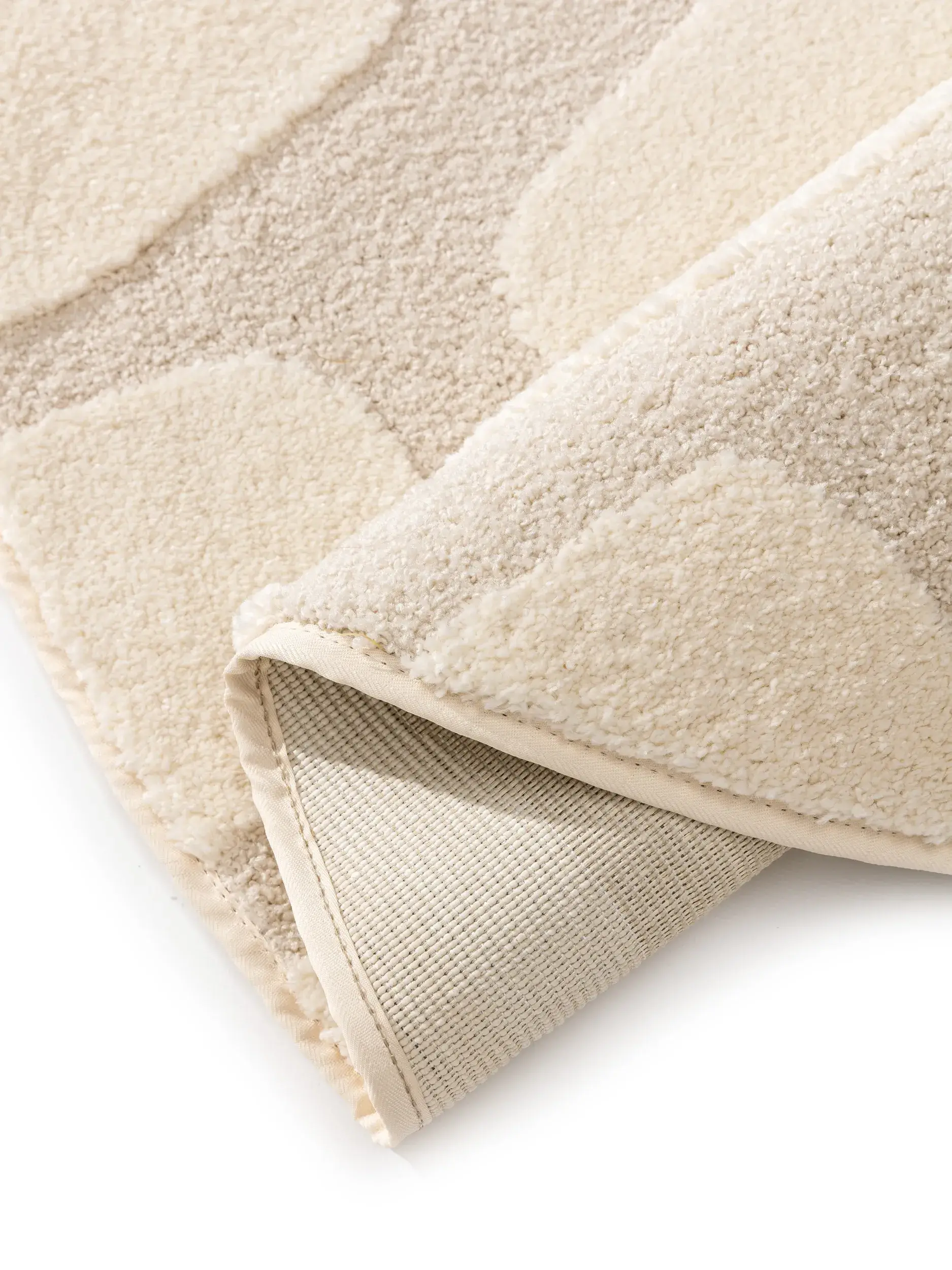 Teppich aus 60% Polypropylen, 40% Polyester in Beige mit 60% Polypropylen, 40% Polyester hohem Flor von benuta Nest