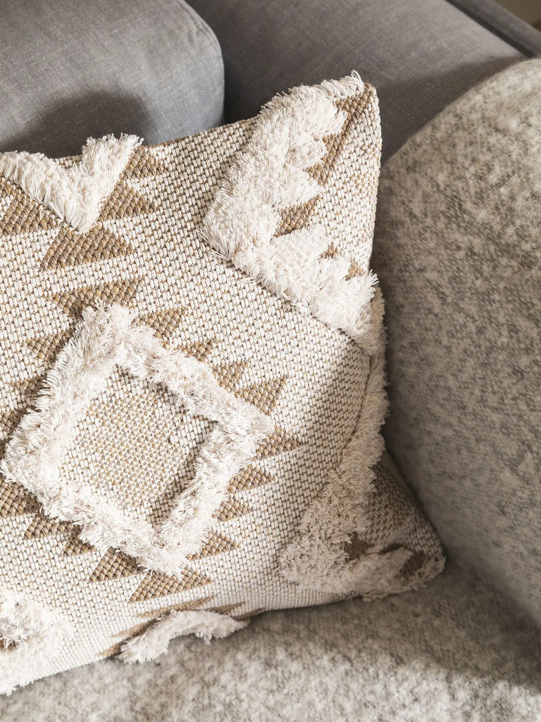Cushion Cover Osby Cream/Taupe in Geometric design made of 100% Cotton by benuta Pop