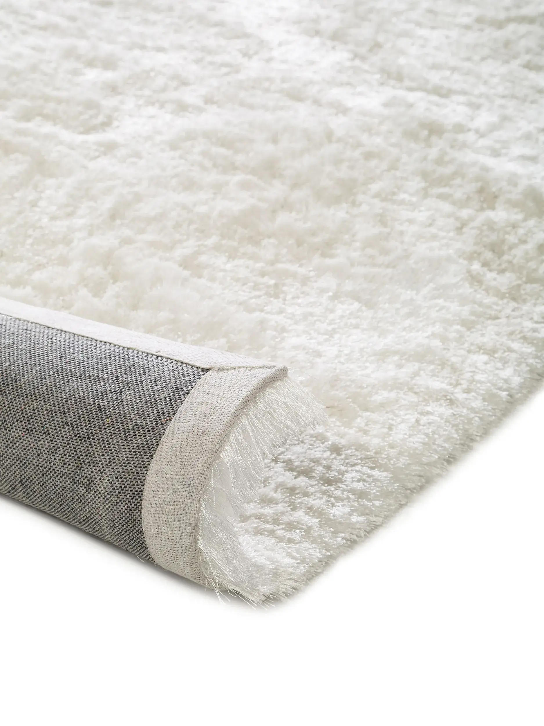 Teppich aus 100% Polyester in Weiß mit 100% Polyester hohem Flor von benuta Nest