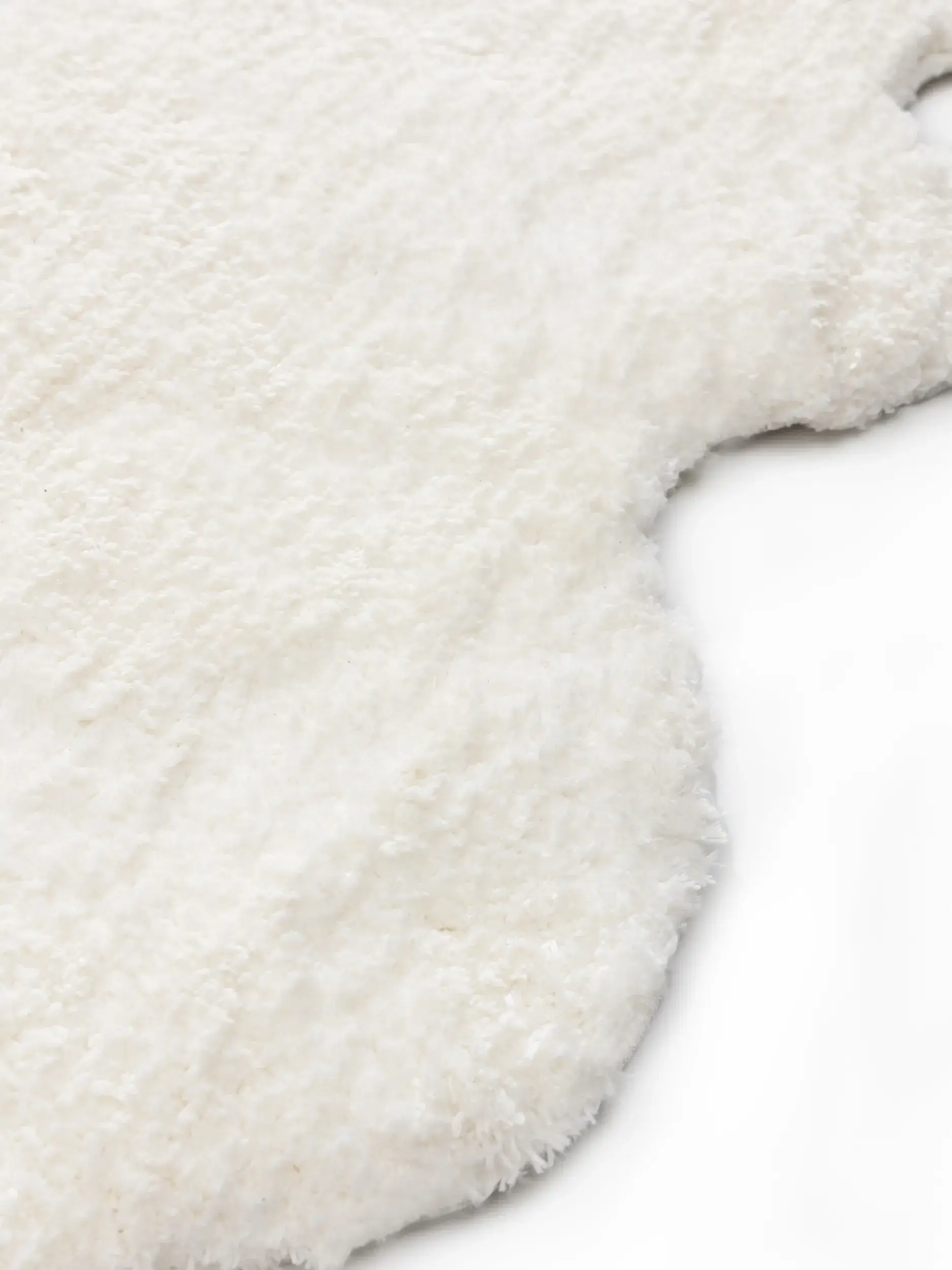 Rug made of 100% Polyester in Weiß with a 100% Polyester high pile by benuta Nest