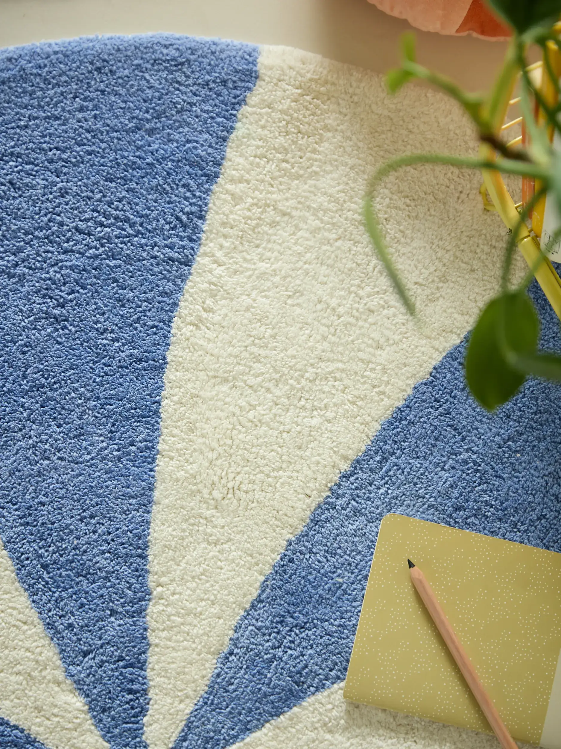 Teppich Cecilia aus 100% Recycelte Baumwolle in Blau von Lytte
