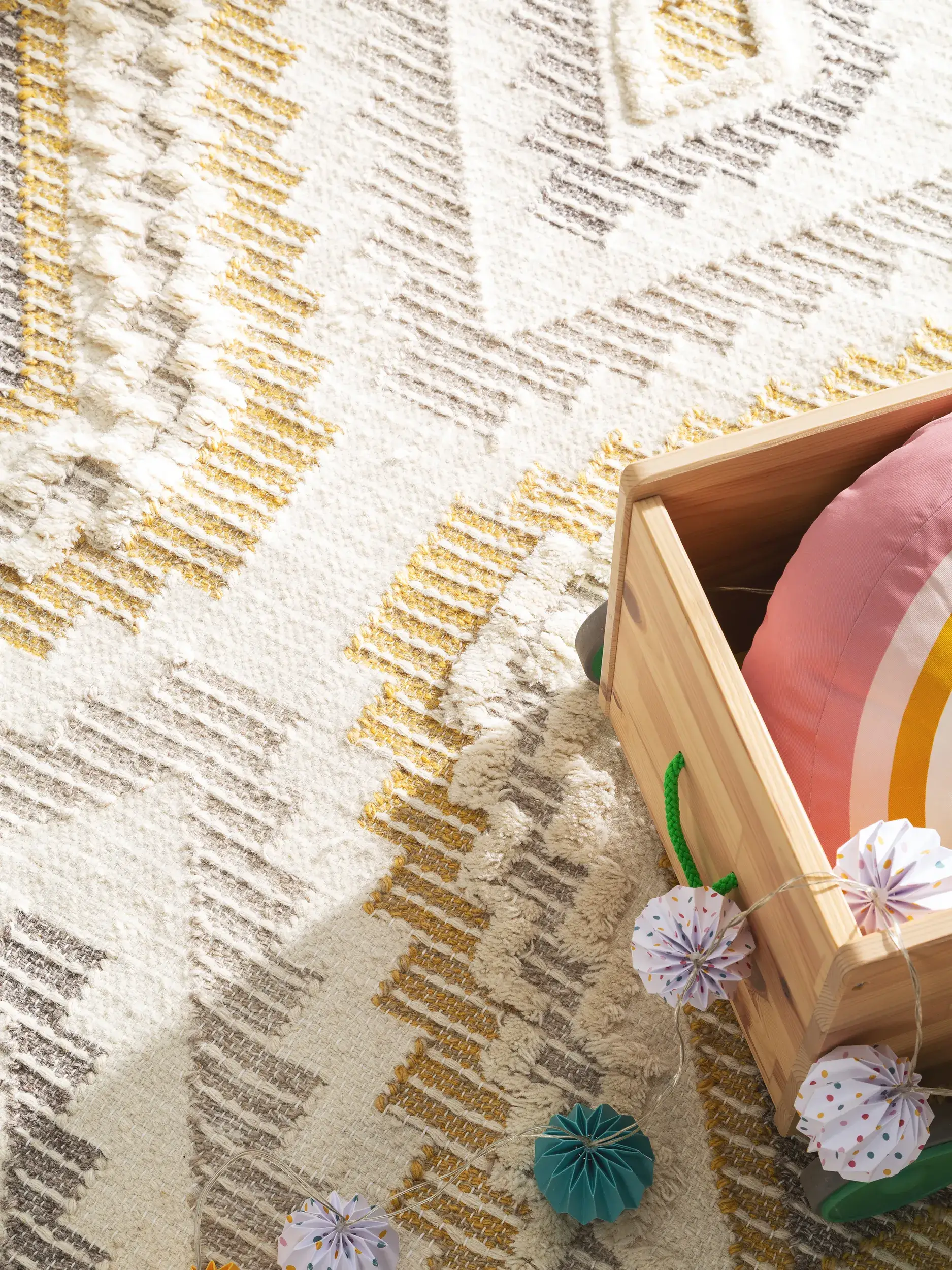 Teppich aus 70% Wolle, 30% Polyester in Gelb mit 70% Wolle, 30% Polyester hohem Flor von Lytte