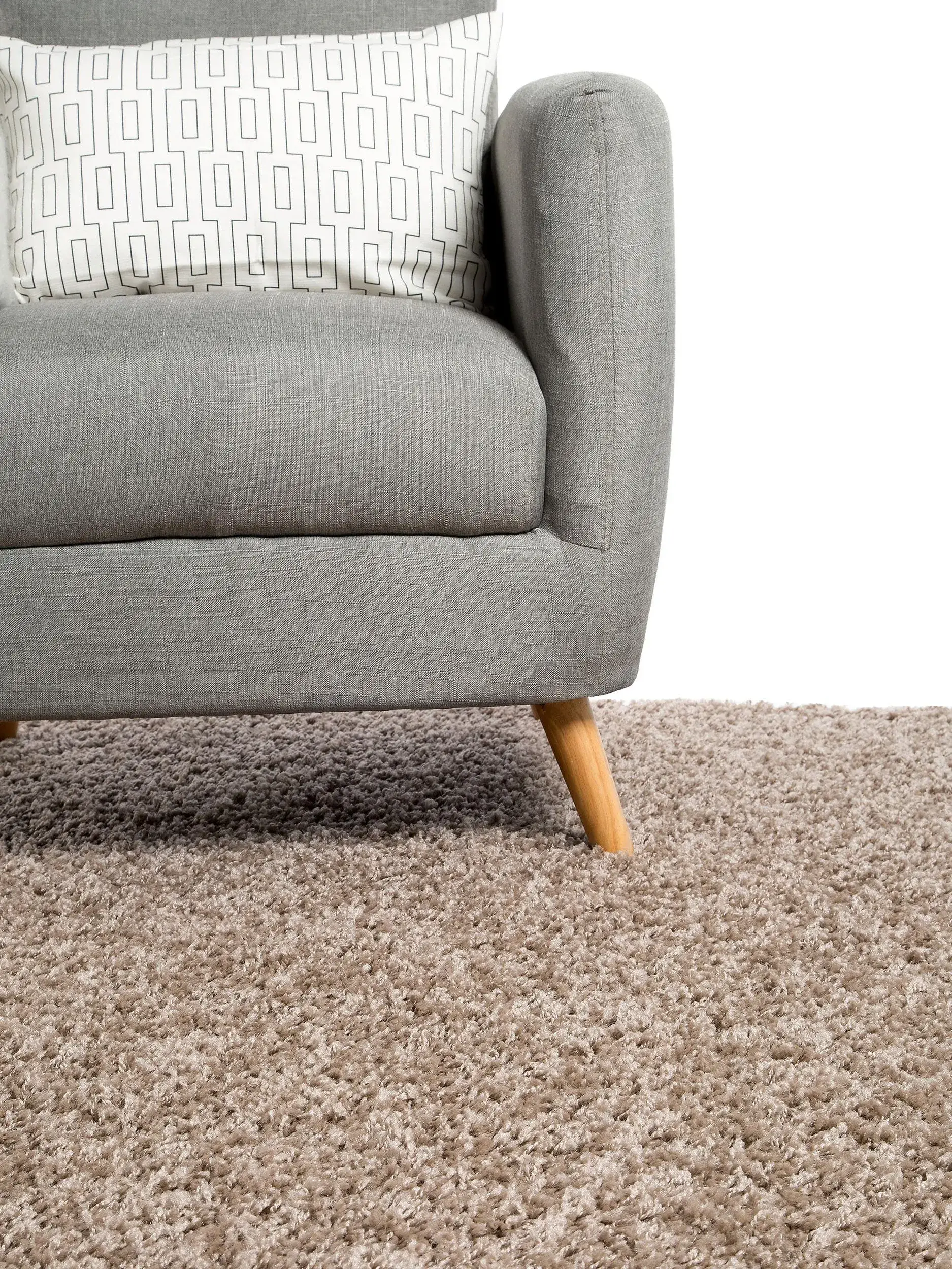 Rug made of 100% Polypropylen in Taupe with a 100% Polypropylen high pile by benuta