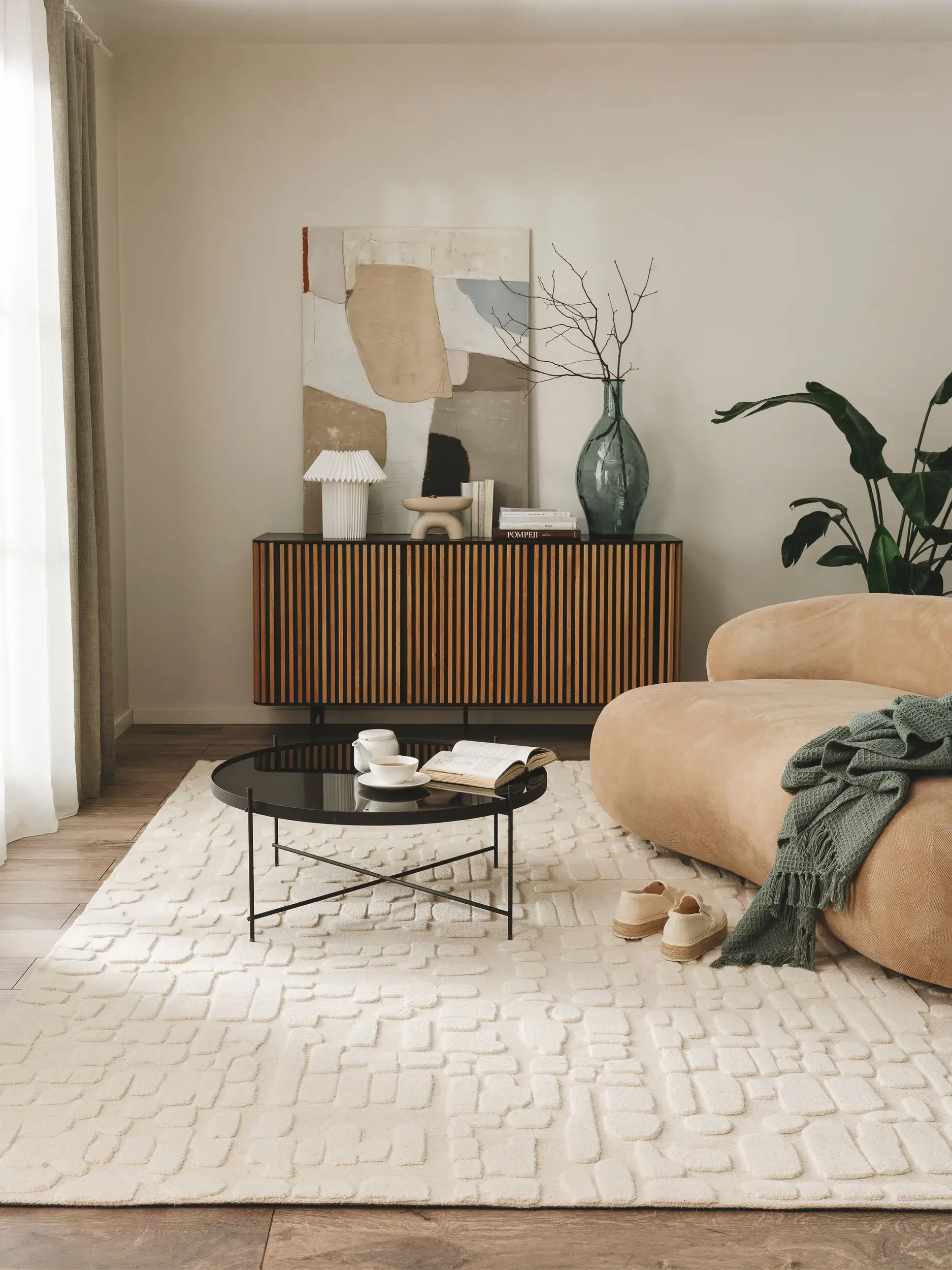 Tapijt van 80% Wol, 20% Katoen in Beige met een 80% Wol, 20% Katoen hoge pool van benuta pure