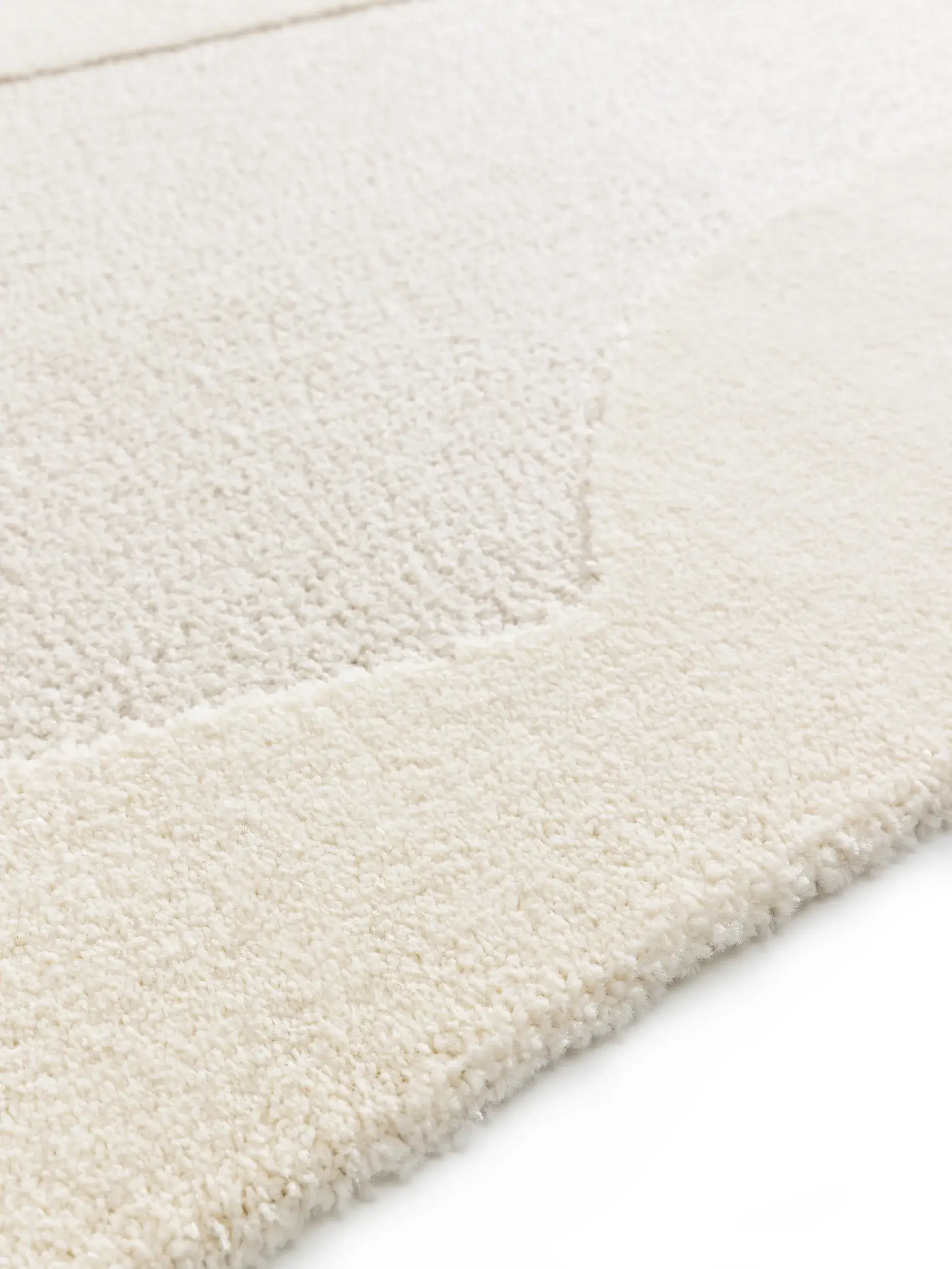 Teppich aus 60% Polypropylen, 40% Polyester in Beige mit 60% Polypropylen, 40% Polyester hohem Flor von benuta Nest