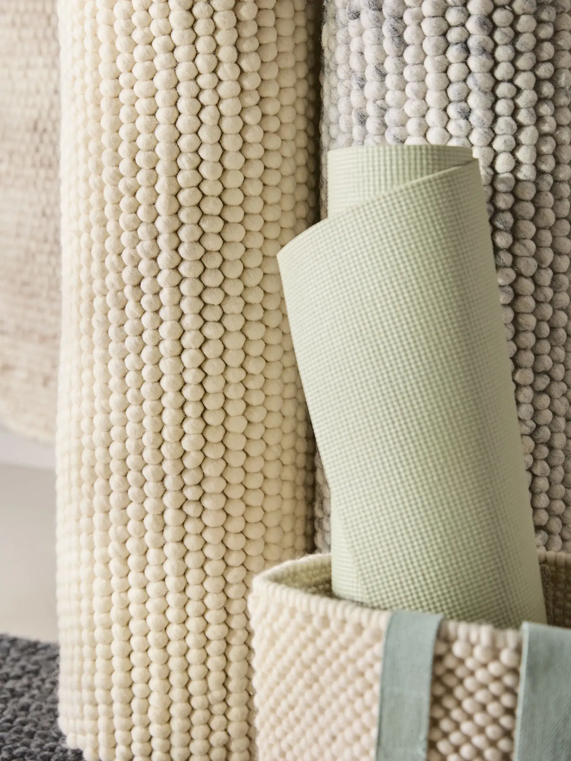 Rug Beads made of 70% Wool, 30% Polyester in Grey by benuta Pure