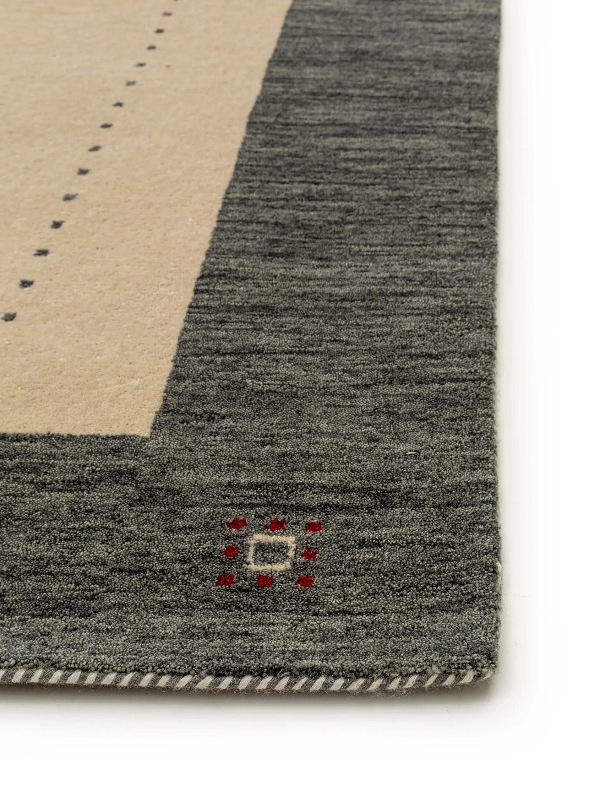 Teppich aus 100% Wolle in Beige mit 100% Wolle hohem Flor von benuta Nest