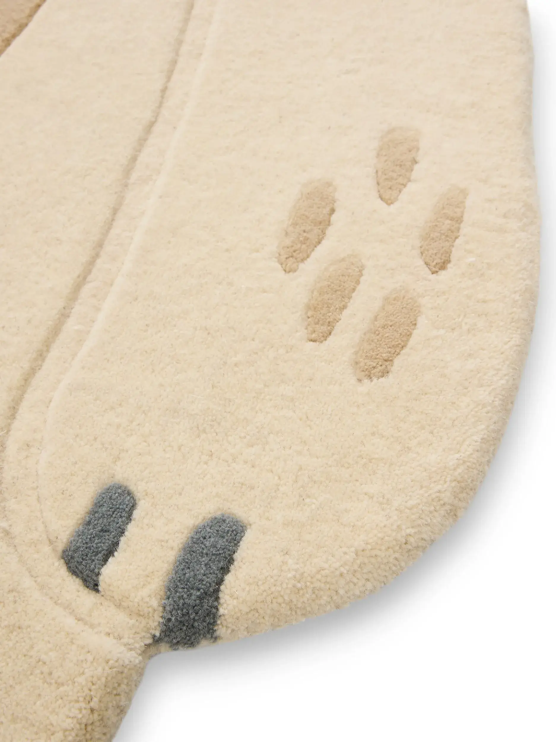 Rug made of 100% Wool in Beige with a 100% Wool high pile by Lytte