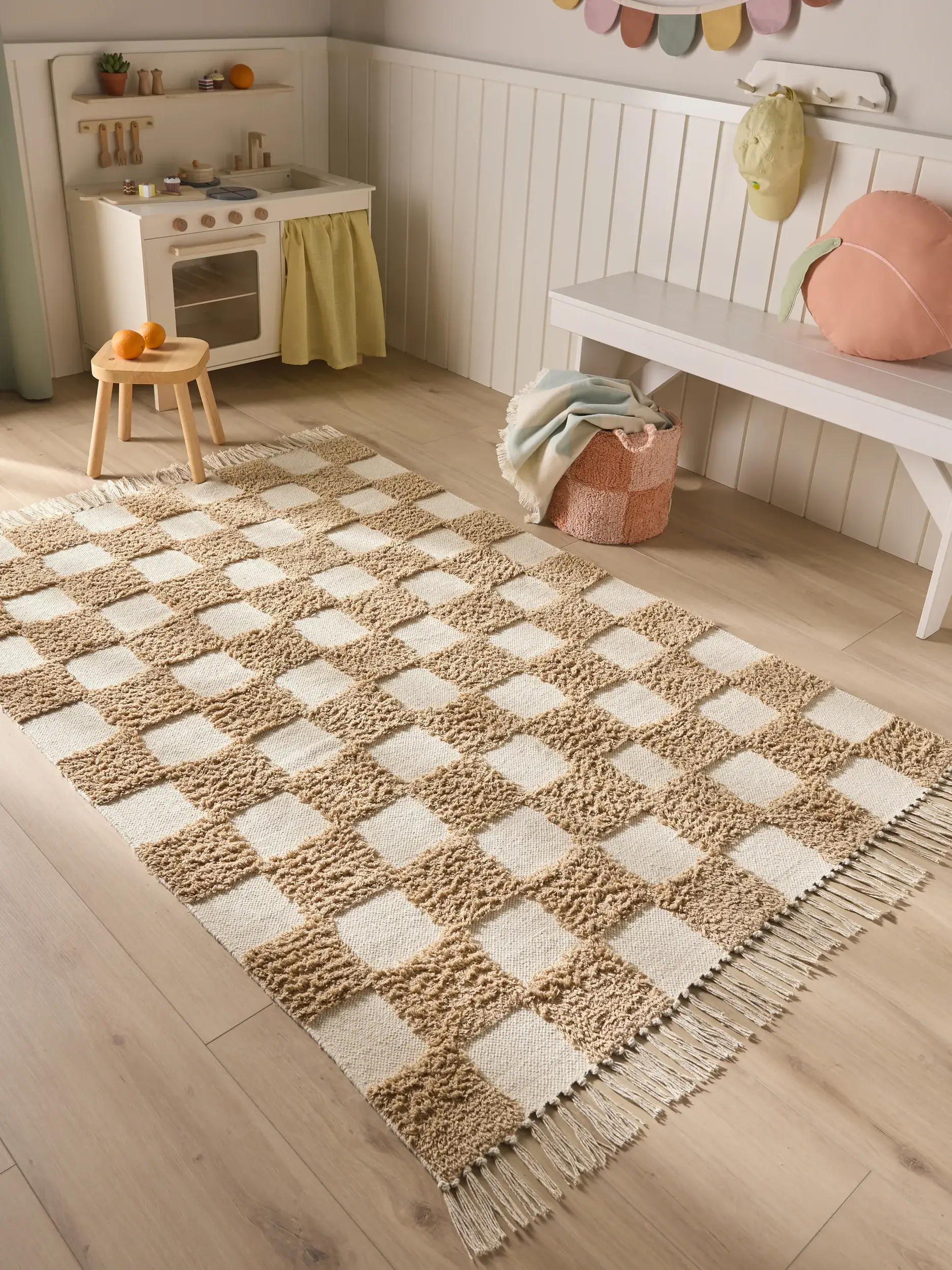 Rug made of 100% Cotton in Beige with a 100% Cotton high pile by Lytte