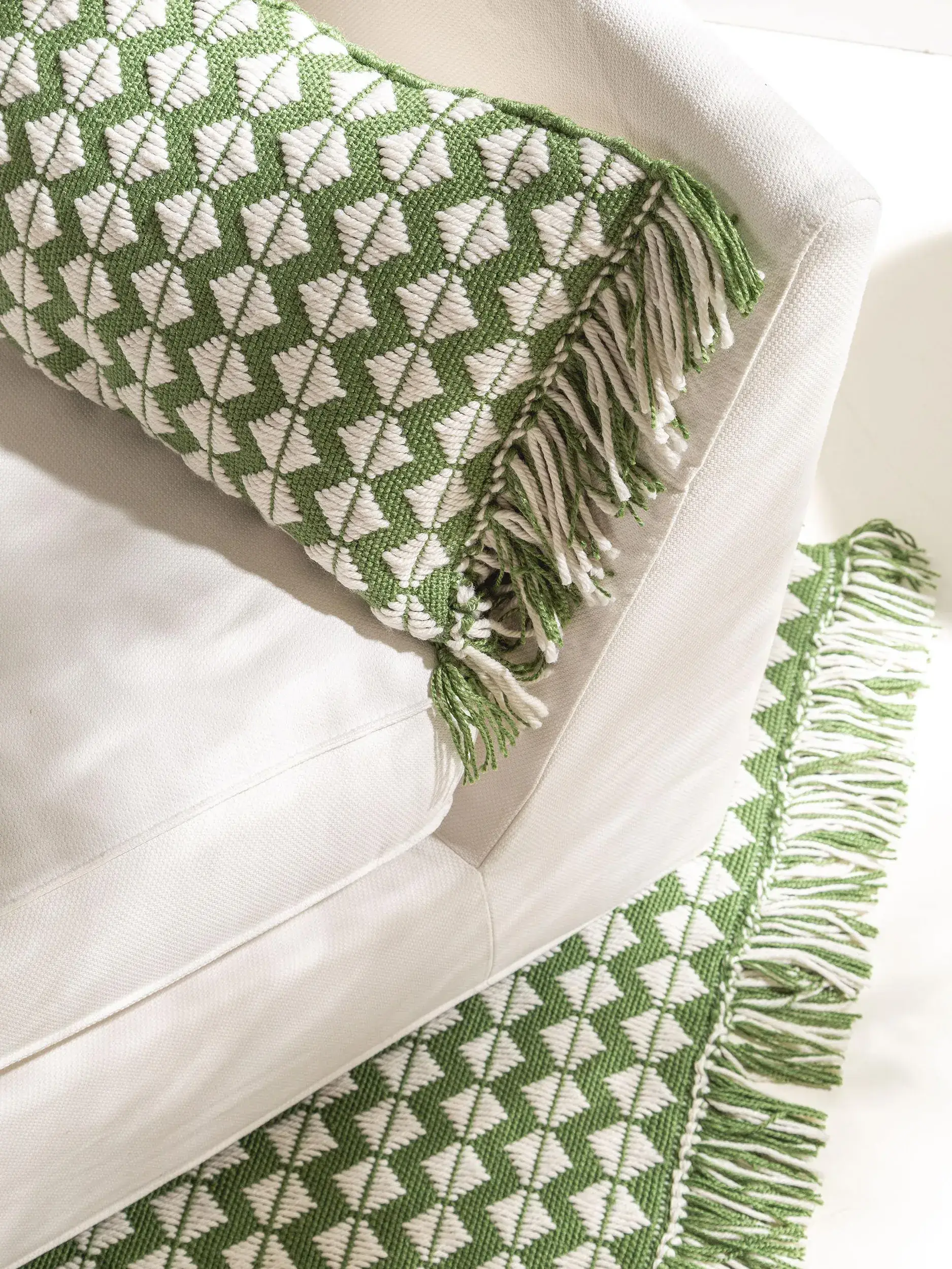 In- & Outdoor Kissen Morty Grün i Geometrisch-design laget av 100 % polyester (resirkulert PET) fra benuta Pure