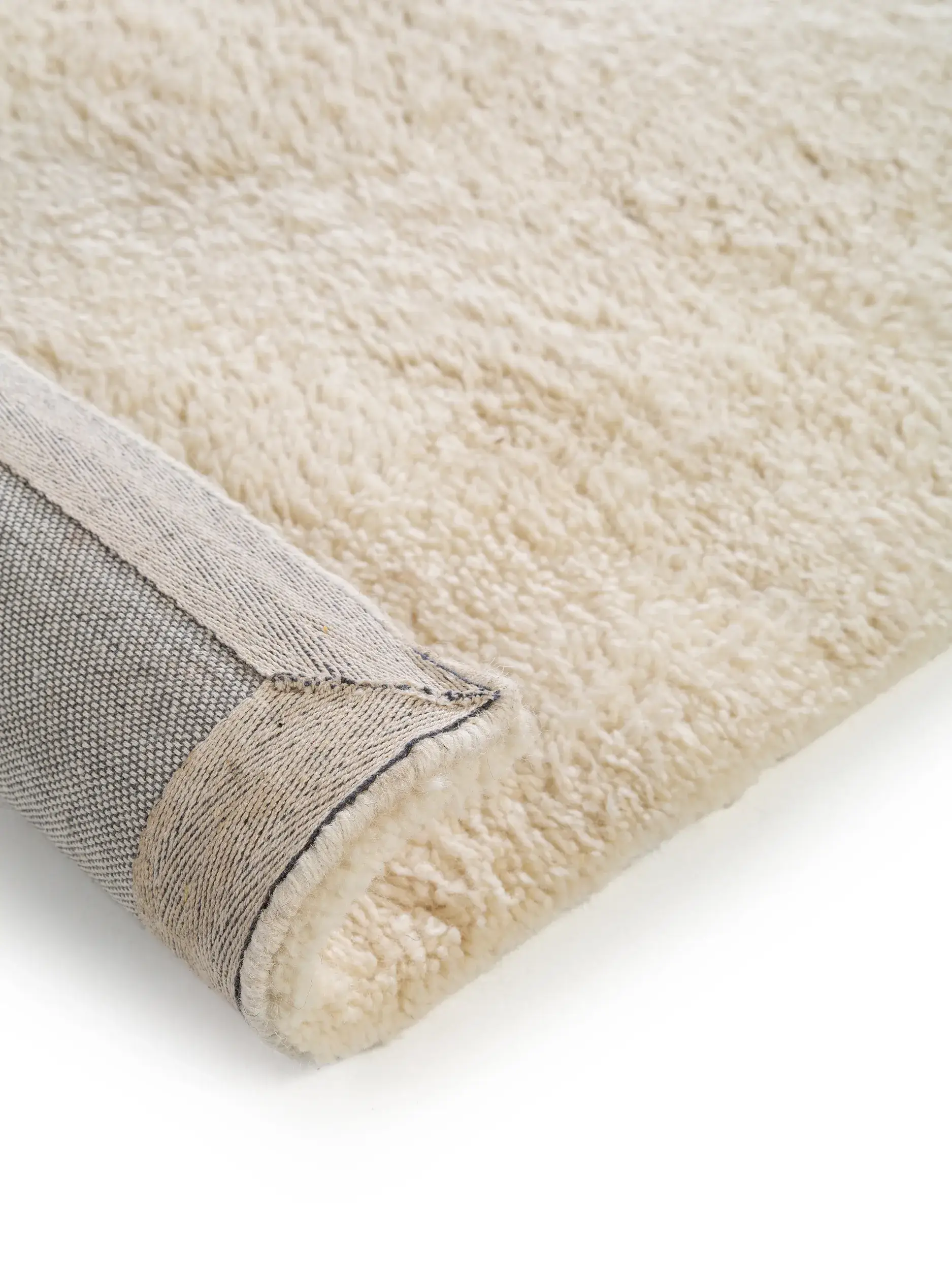 Tapijt van 100% Wol in Beige met een 100% Wol hoge pool van benuta pure