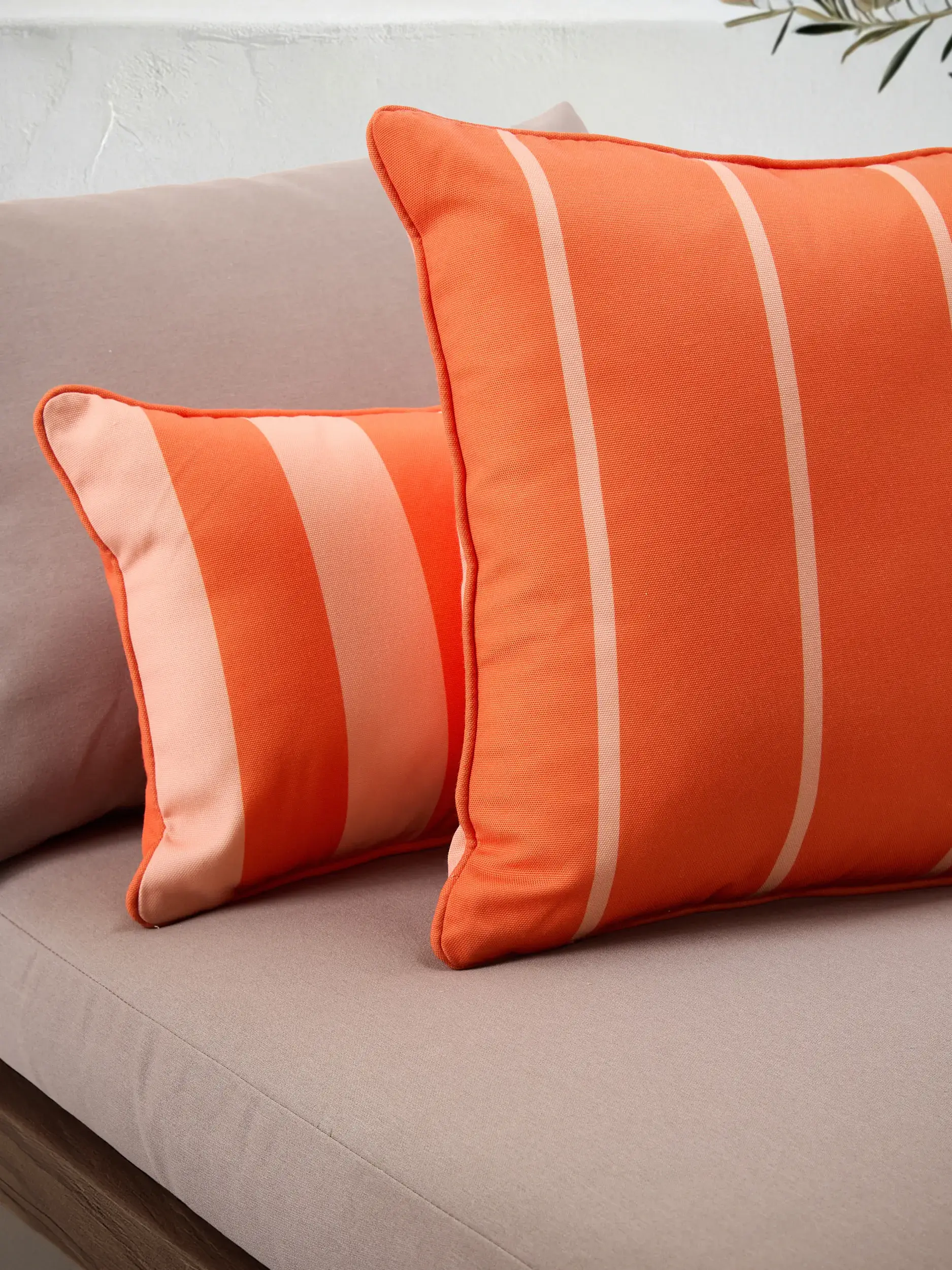 In- & Outdoor Cushion Reed Orange by benuta Nest