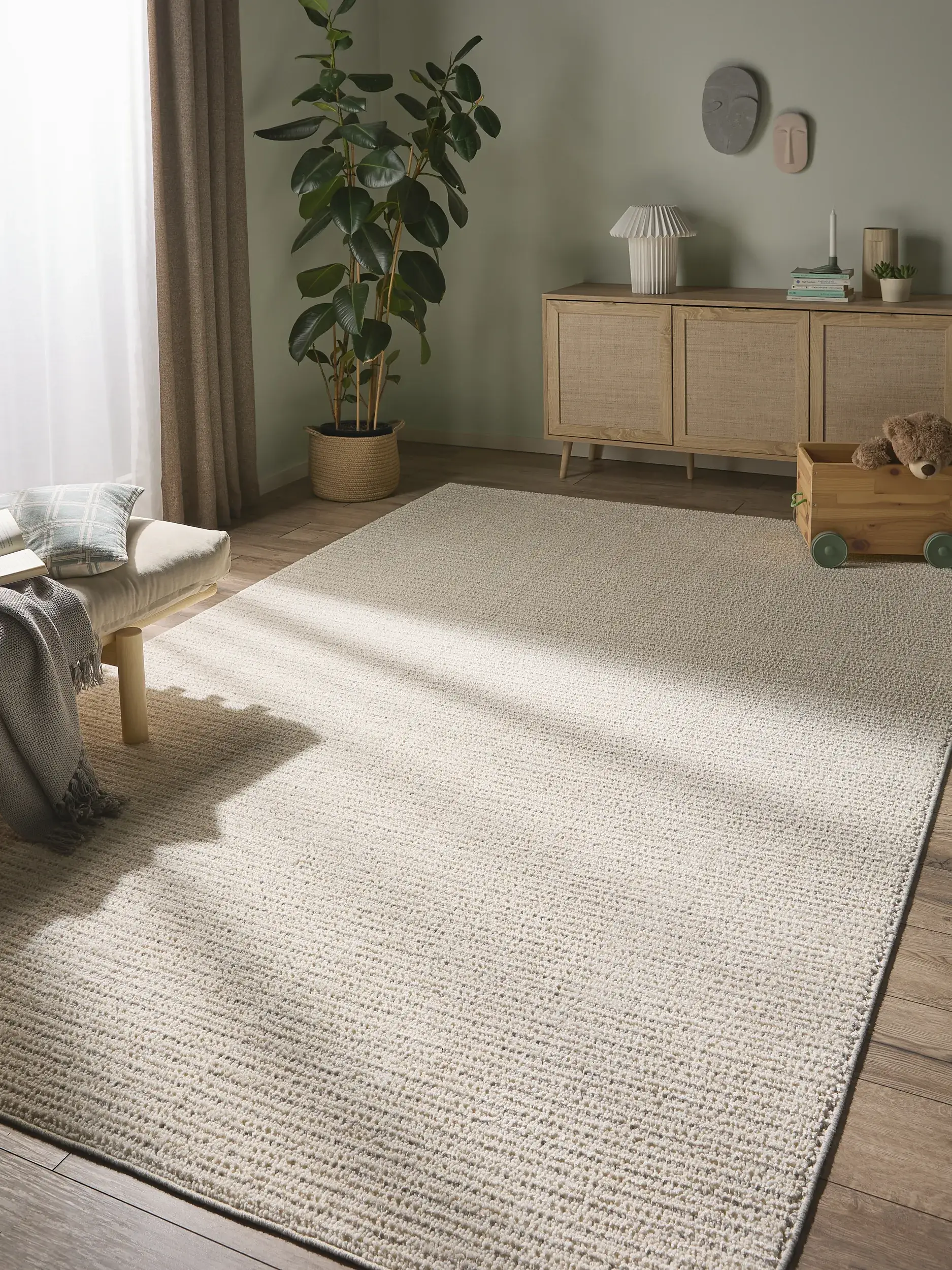 Matta av 100% Polyester i Vit med 100% Polyester hög lugg från benuta nest