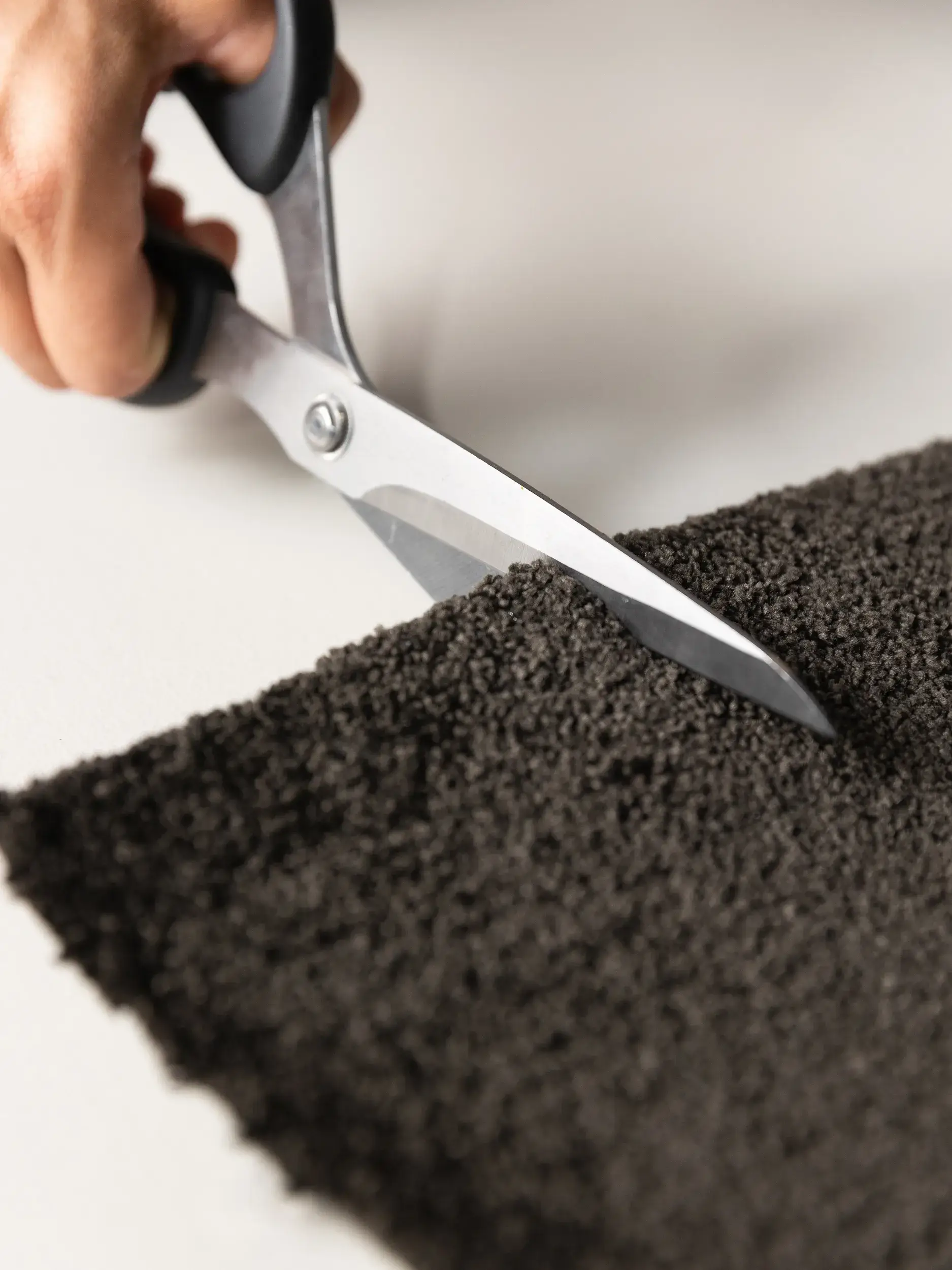 Tapijt van 100% Polyester (30% gerecycled) in Grijs met een 100% Polyester (30% gerecycled) hoge pool van benuta nest