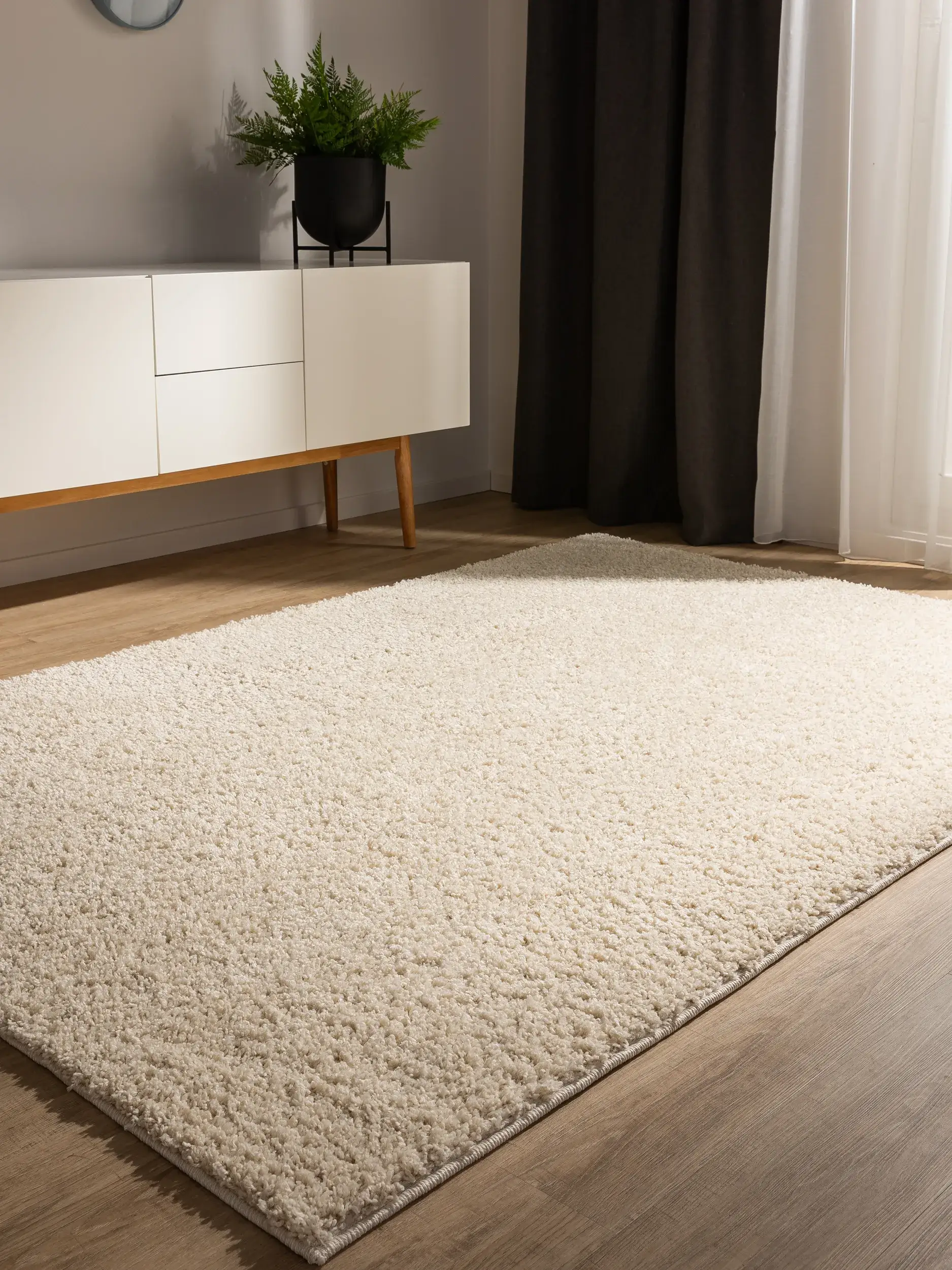 Rug made of 100% Polypropylen in Beige with a 100% Polypropylen high pile by benuta Basic