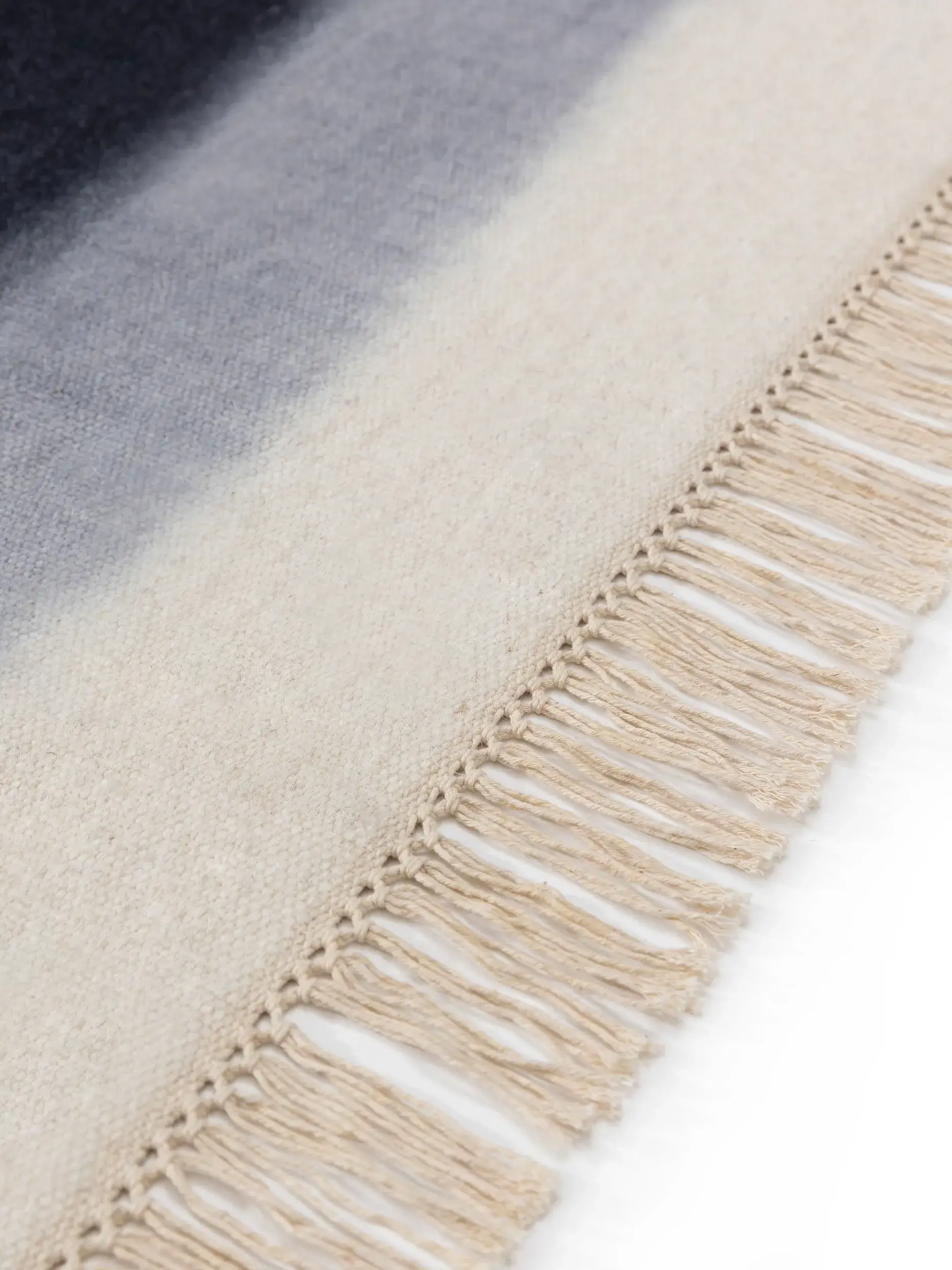 Teppich aus 80% Wolle, 20% Baumwolle in Blau mit 80% Wolle, 20% Baumwolle hohem Flor von benuta Pop