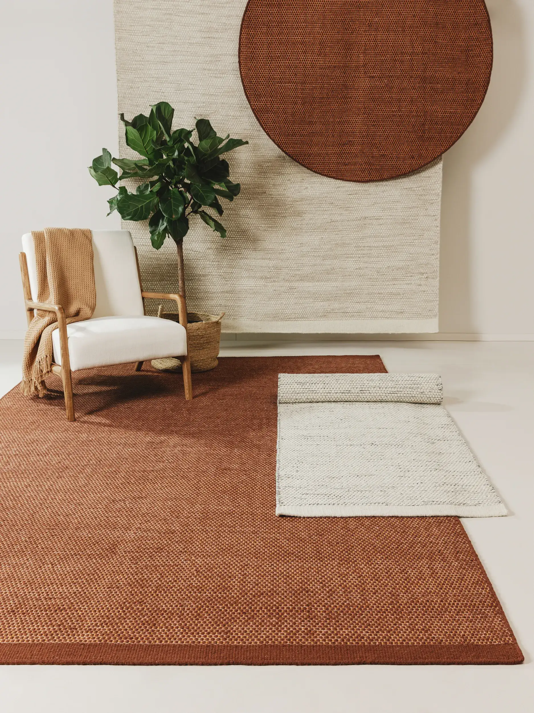 Teppich aus 80% Wolle, 20% Baumwolle in Braun mit 80% Wolle, 20% Baumwolle hohem Flor von benuta Pure