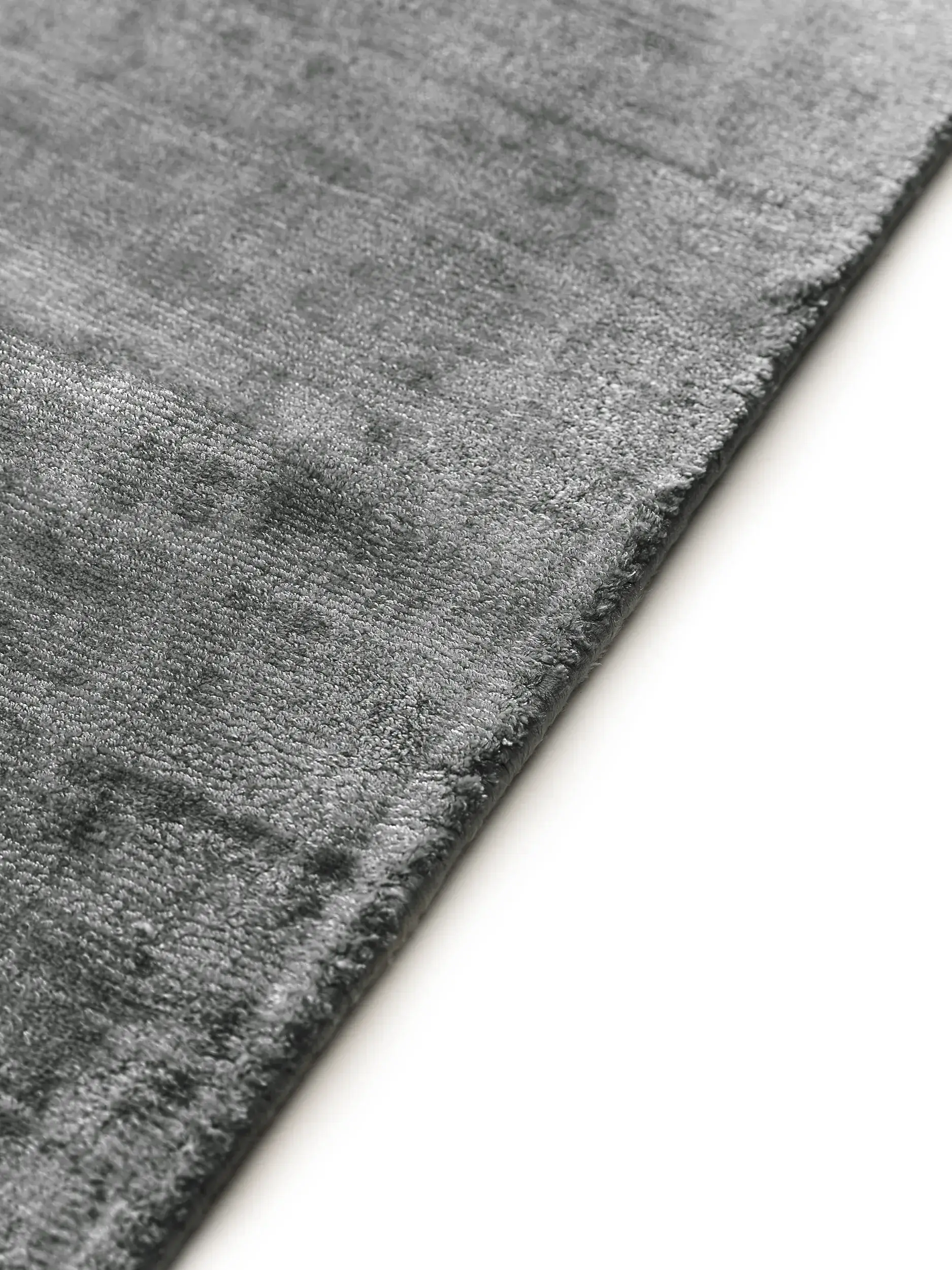 Tappeto di 100% Viscosa in Grigio con pelo alto 100% Viscosa da benuta pure