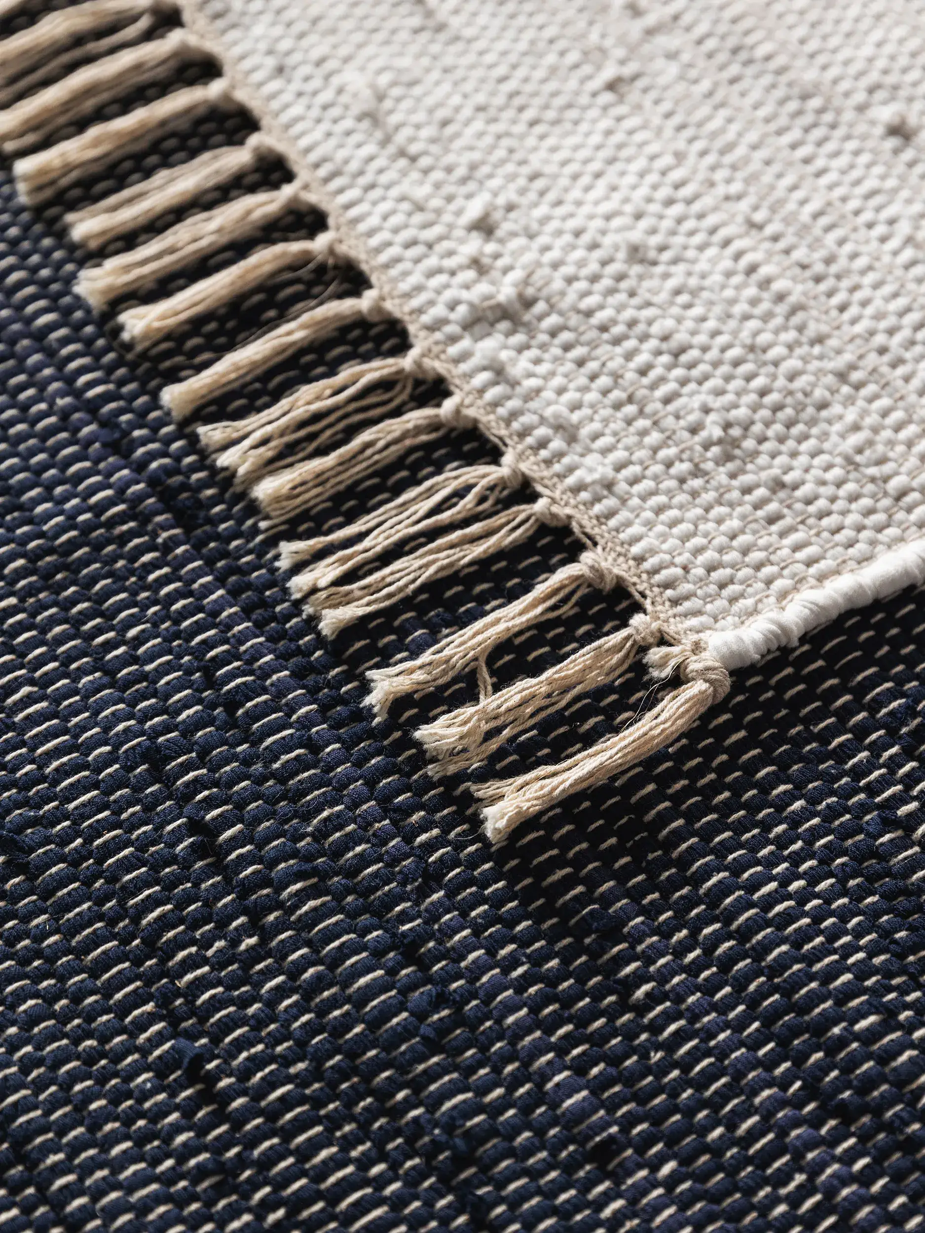 Teppich Tom aus 100% Cotton (recycled) in White von benuta Basic