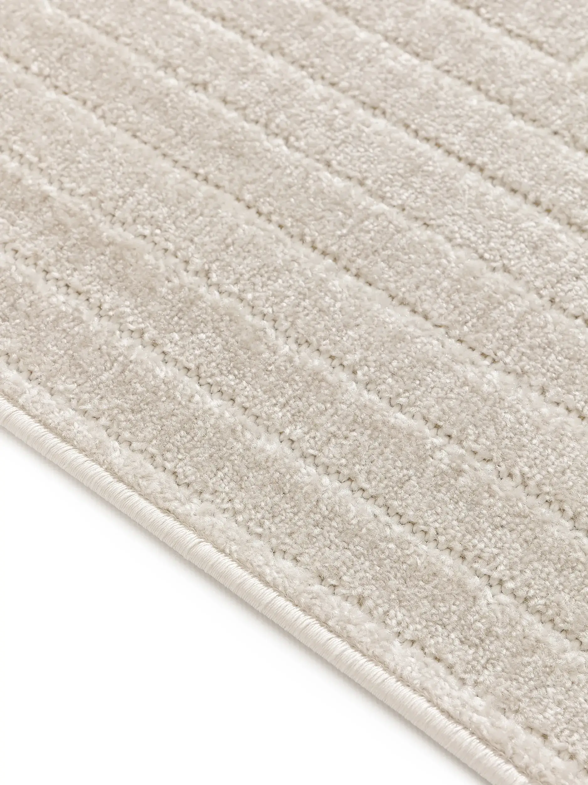 Teppich aus 100% Polypropylen in Beige mit 100% Polypropylen hohem Flor von benuta Pop