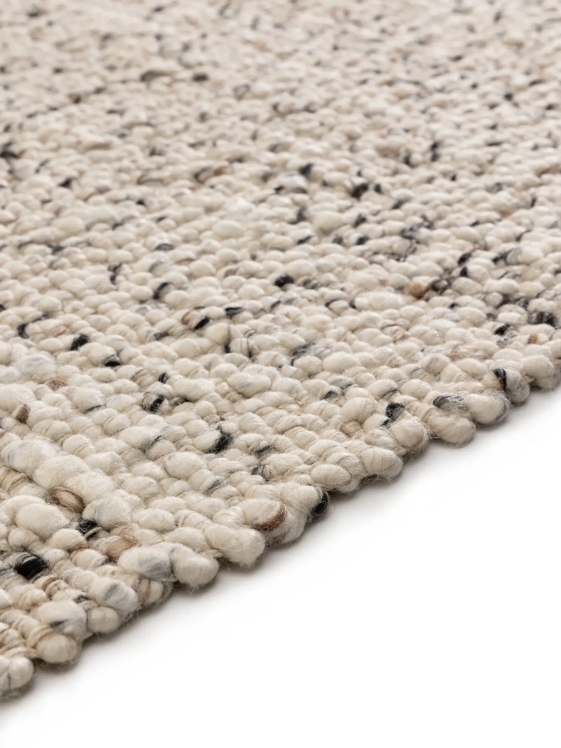 Rug made of 70% Wolle (from New Zealand), 30% Polyester in Schwarz/Weiß with a 70% Wolle (from New Zealand), 30% Polyester high pile by benuta Pure