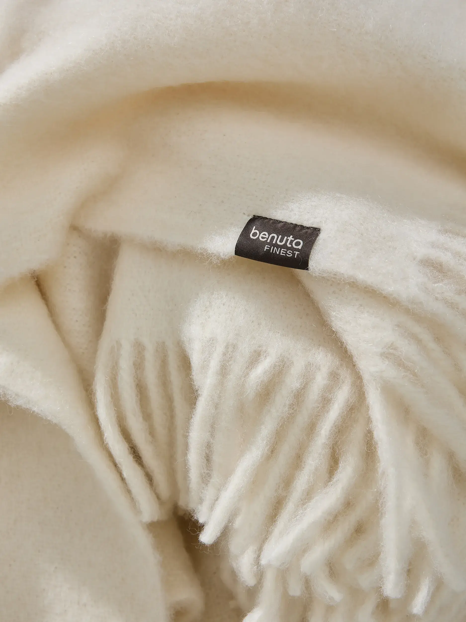 Tæppe Otis Cremehvid fra benuta Finest