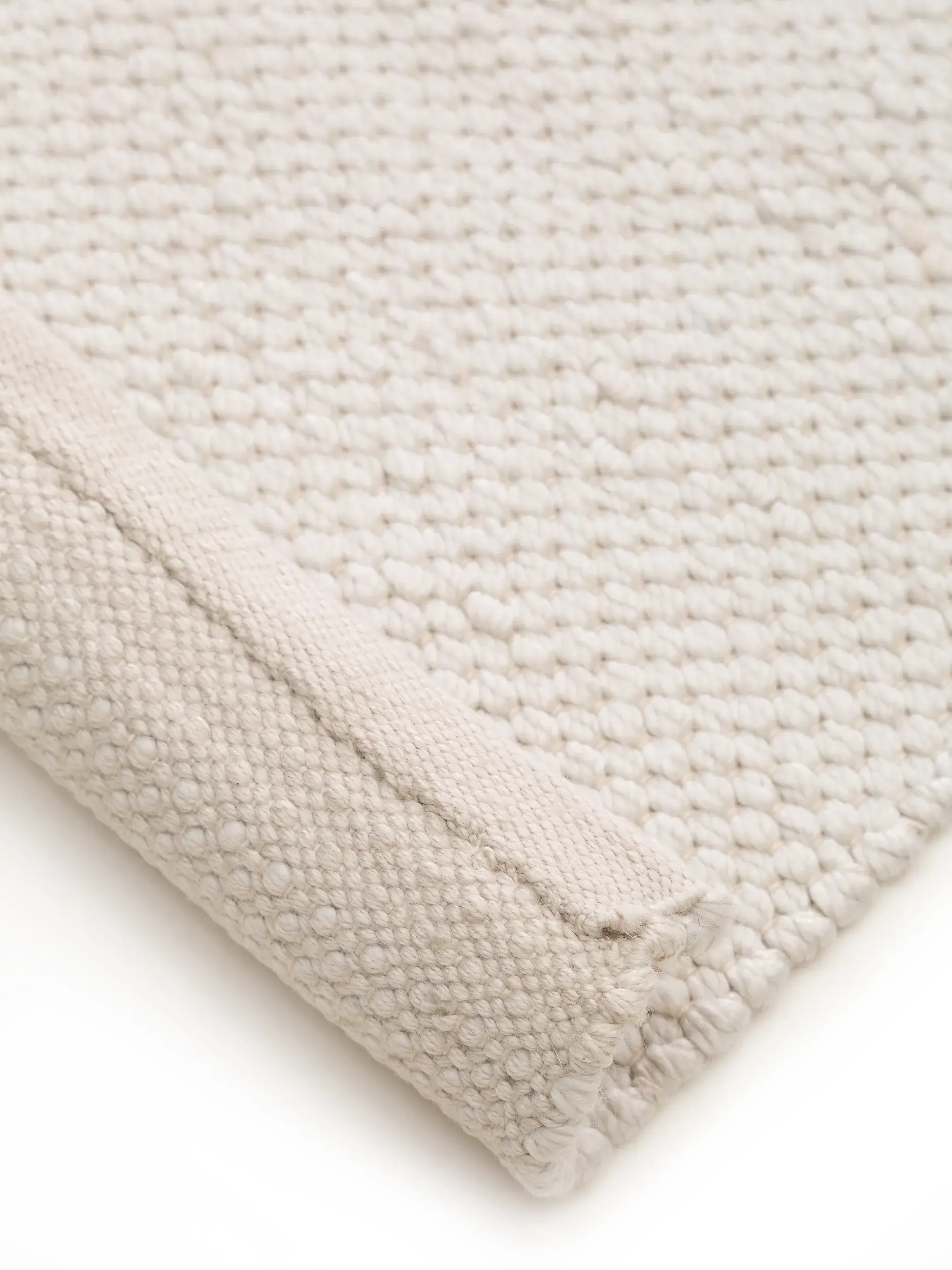 Rug made of 100% Polyester (recyceltes PET) in Beige with a 100% Polyester (recyceltes PET) high pile by benuta Pure