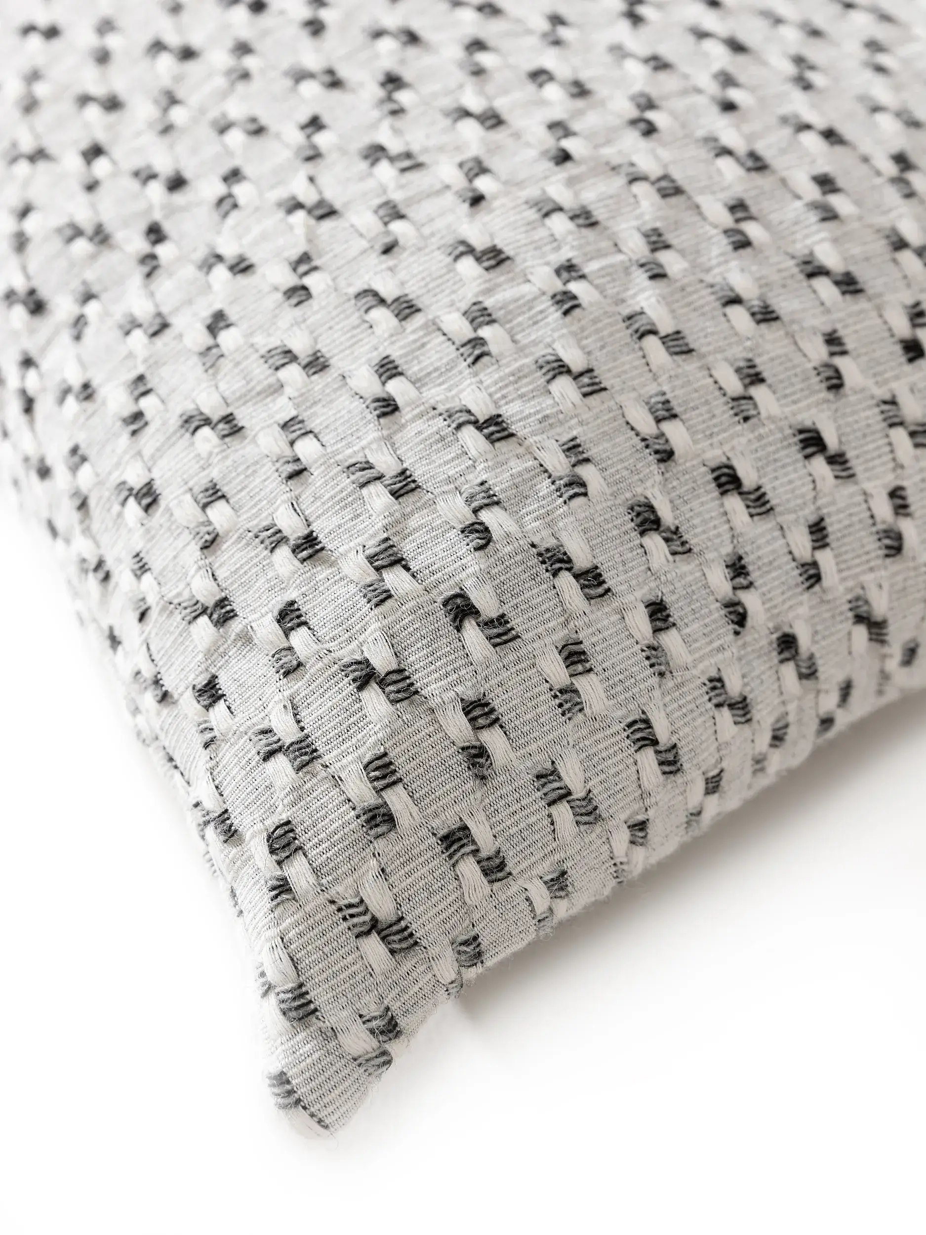 Kissenbezug Vanida Grau in Abstrakt design made of 50% Wool, 50% Cotton by benuta Pure