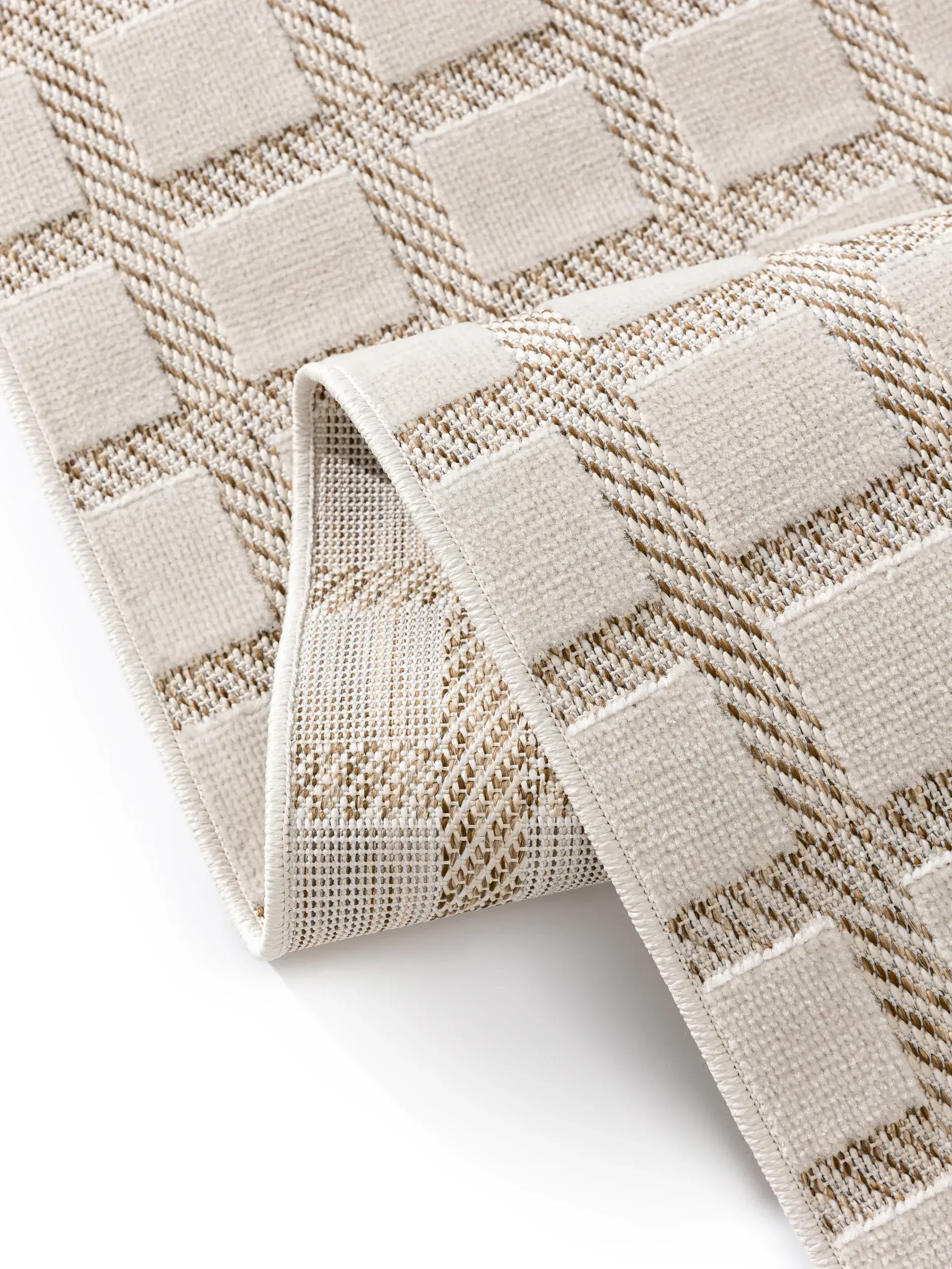 Rug made of 100% Polypropylen in White with a 100% Polypropylen high pile by benuta Basic
