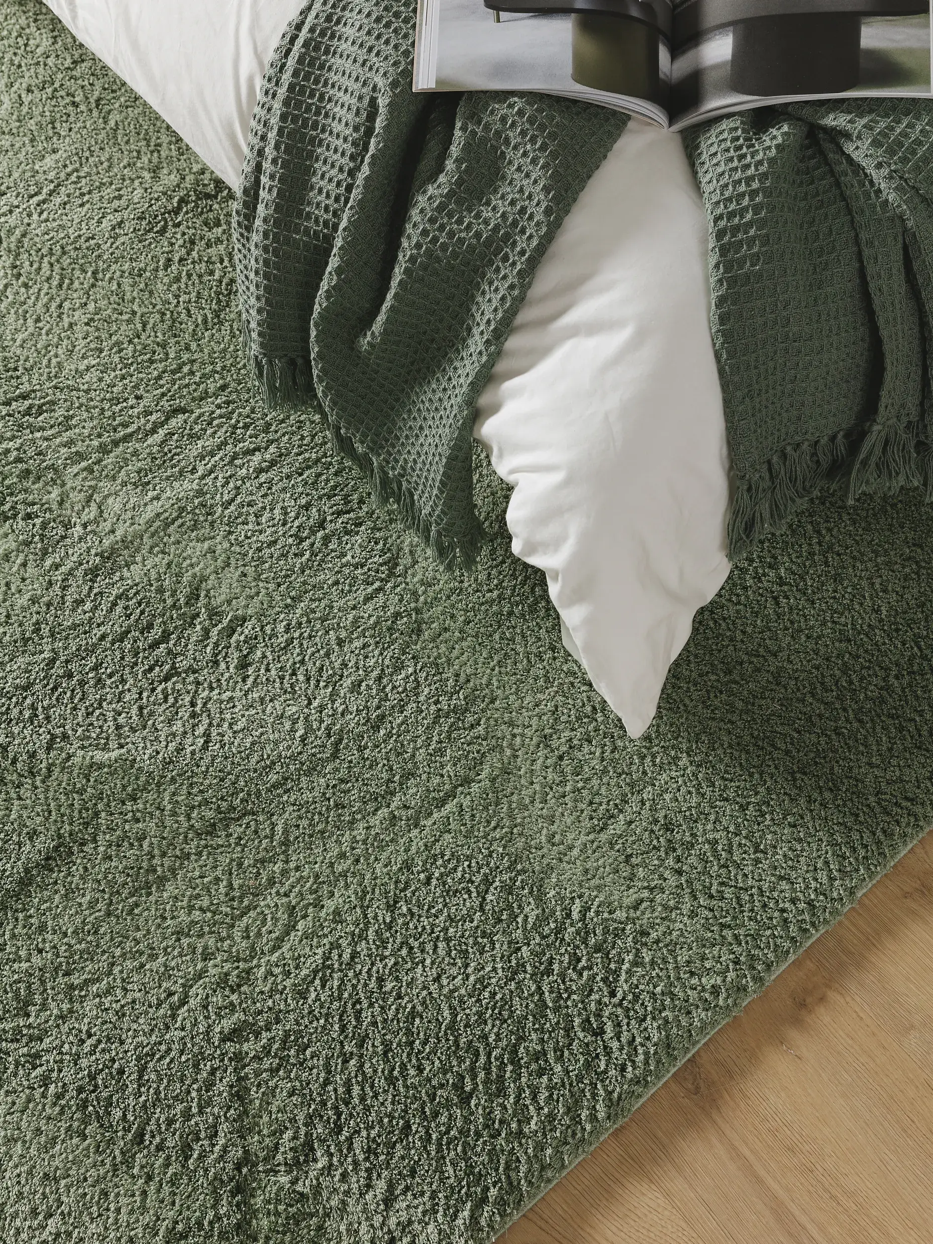 Matto 100% Polyester (Microfiber)a värissä Grün 100% Polyester (Microfiber) korkealla nukalla merkiltä benuta Nest