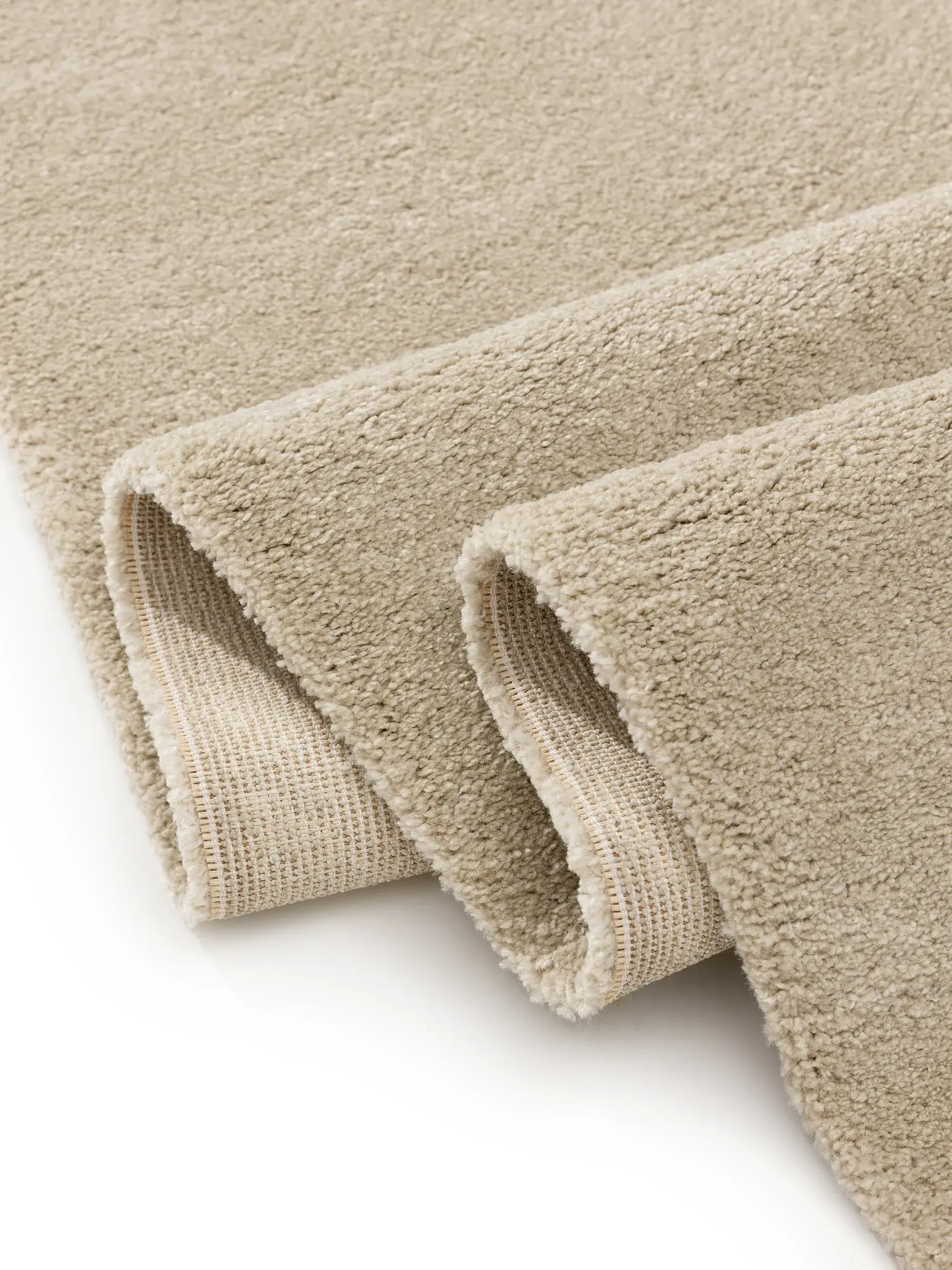 Teppe av 100% Polypropylen i Beige med 100% Polypropylen høy lugg fra benuta Nest