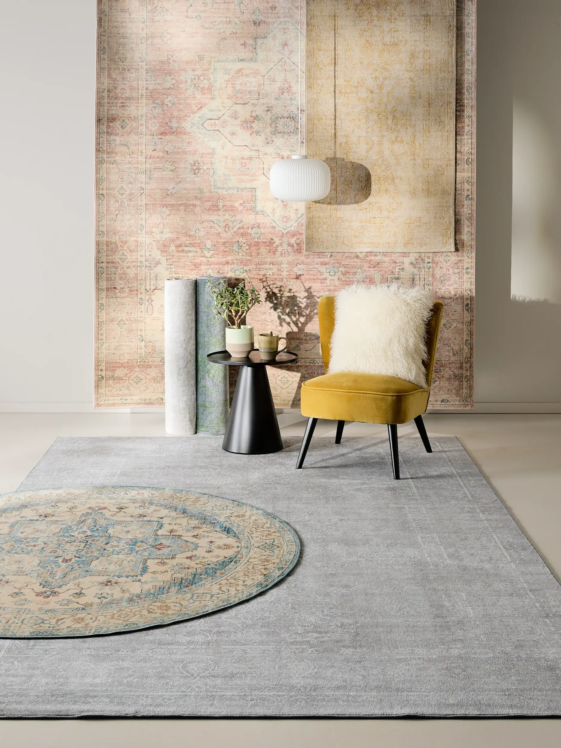 Teppe av 100% Polyester i Taupe med 100% Polyester høy lugg fra benuta Nest