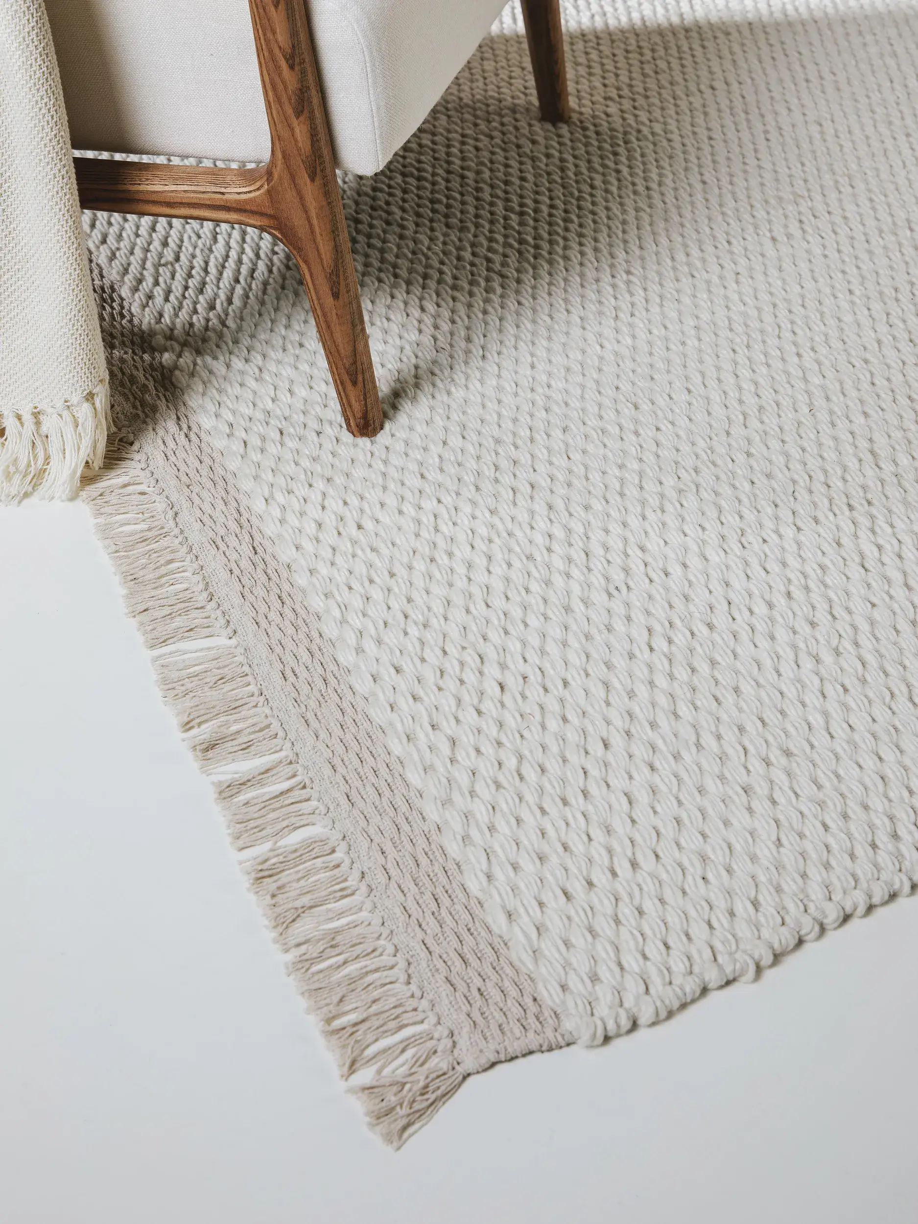Tapis en 40 % Laine, 30 % Coton, 30 % Viscose en Beige avec une pile de 40 % Laine, 30 % Coton, 30 % Viscose de hauteur de benuta pure