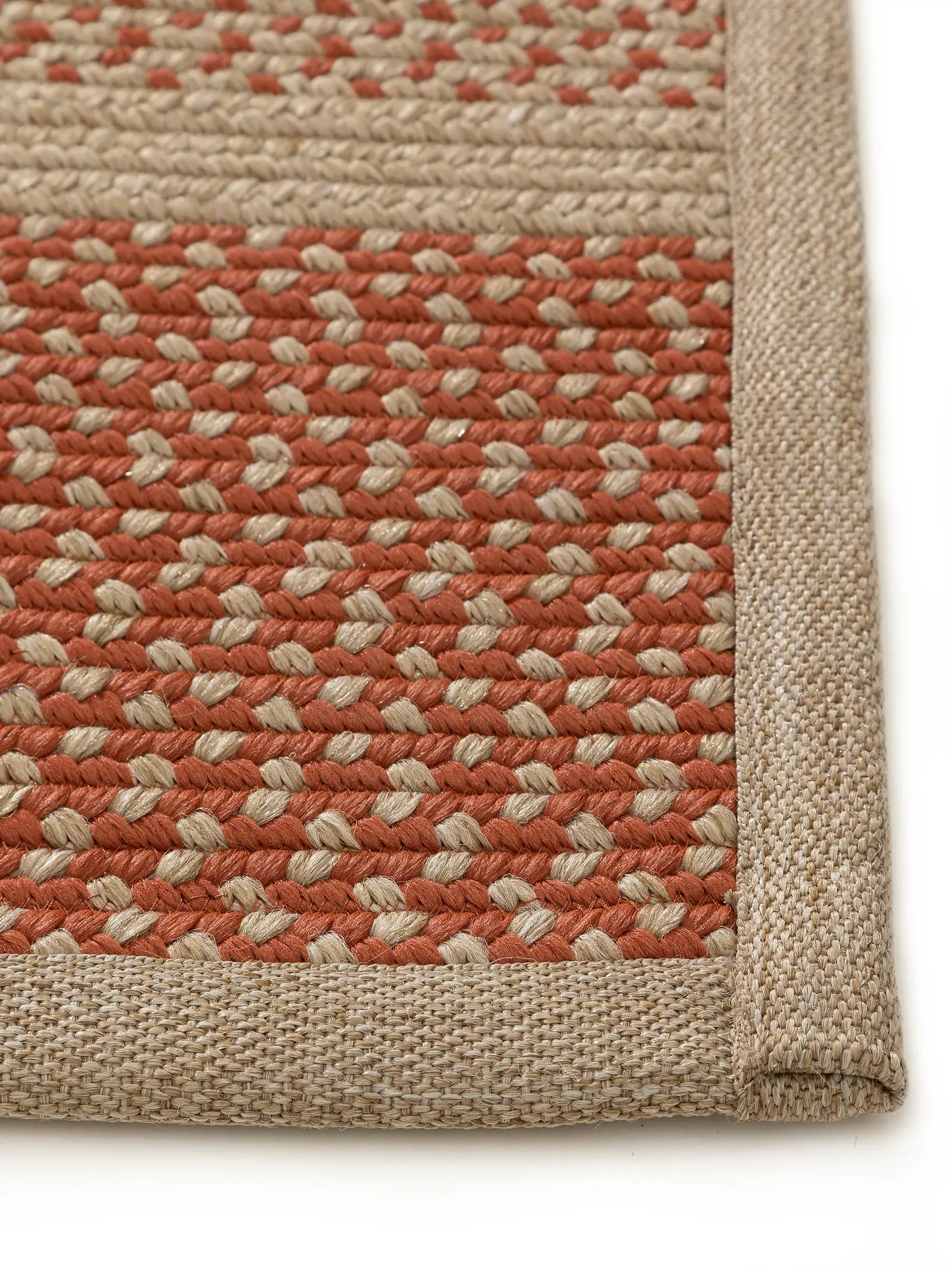 Matto 80% Polypropylen, 20% Polyestera värissä Braun 80% Polypropylen, 20% Polyester korkealla nukalla merkiltä benuta Nest