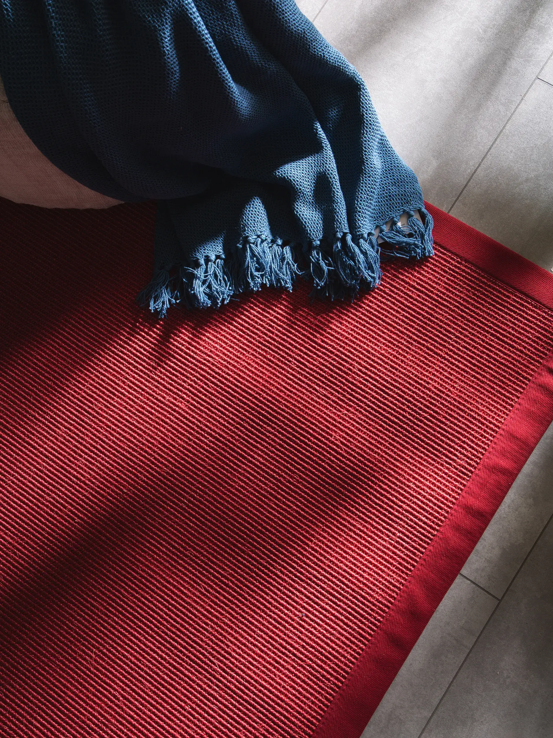 Alfombra de 100% Sisal en Rojo con un pelo de {{Placeholder_Pile Height}} de altura de benuta nest