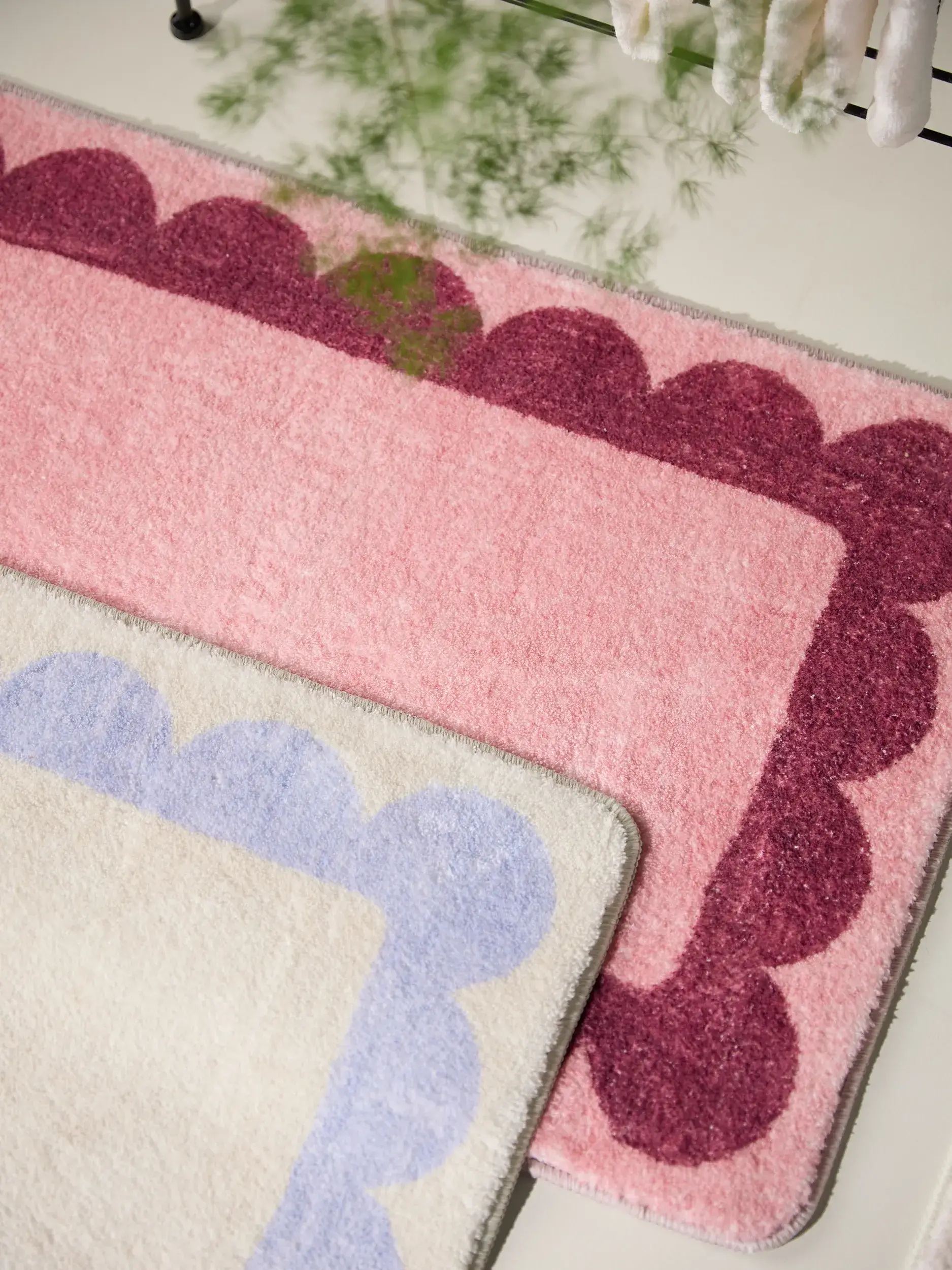 Tappeto da bagno Frame Fucsia in Bordo-ontwerp van 100% Poliestere door benuta POP